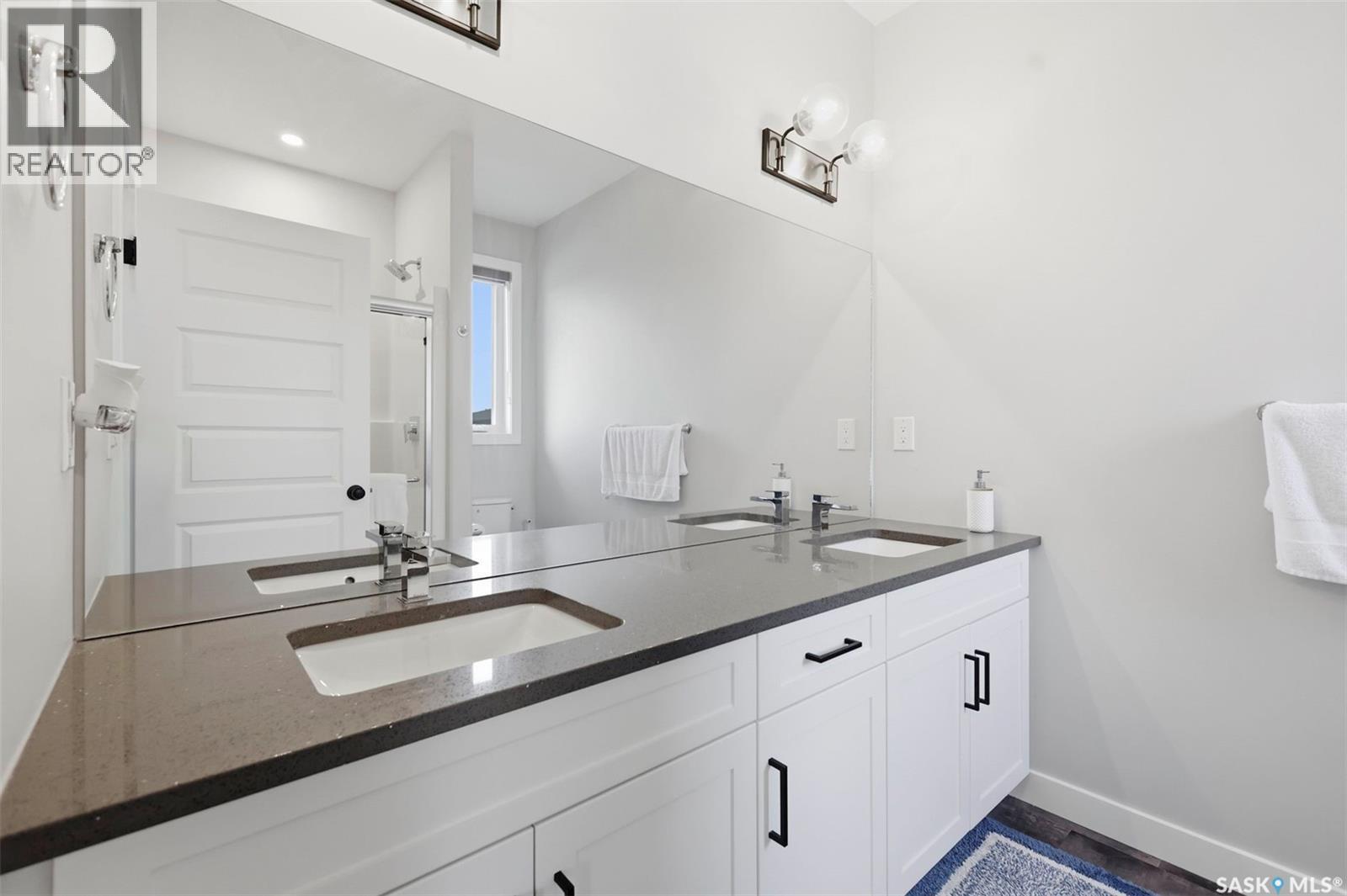 605 Feheregyhazi Boulevard, Saskatoon, SK - Indoor Photo Showing Bathroom