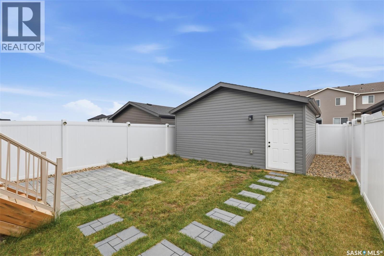 605 Feheregyhazi Boulevard, Saskatoon, SK - Outdoor