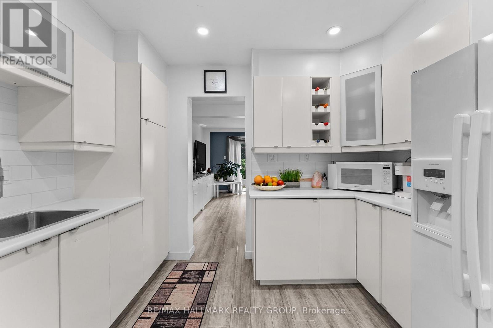 1446 Deavy Way, Ottawa, ON - Indoor Photo Showing Kitchen