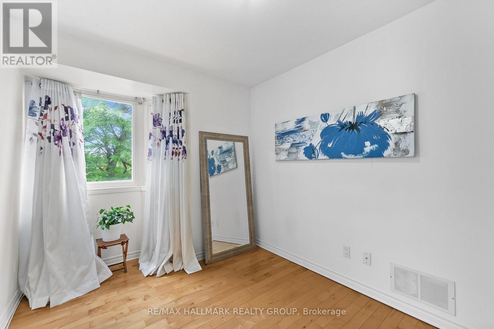 1446 Deavy Way, Ottawa, ON - Indoor Photo Showing Other Room