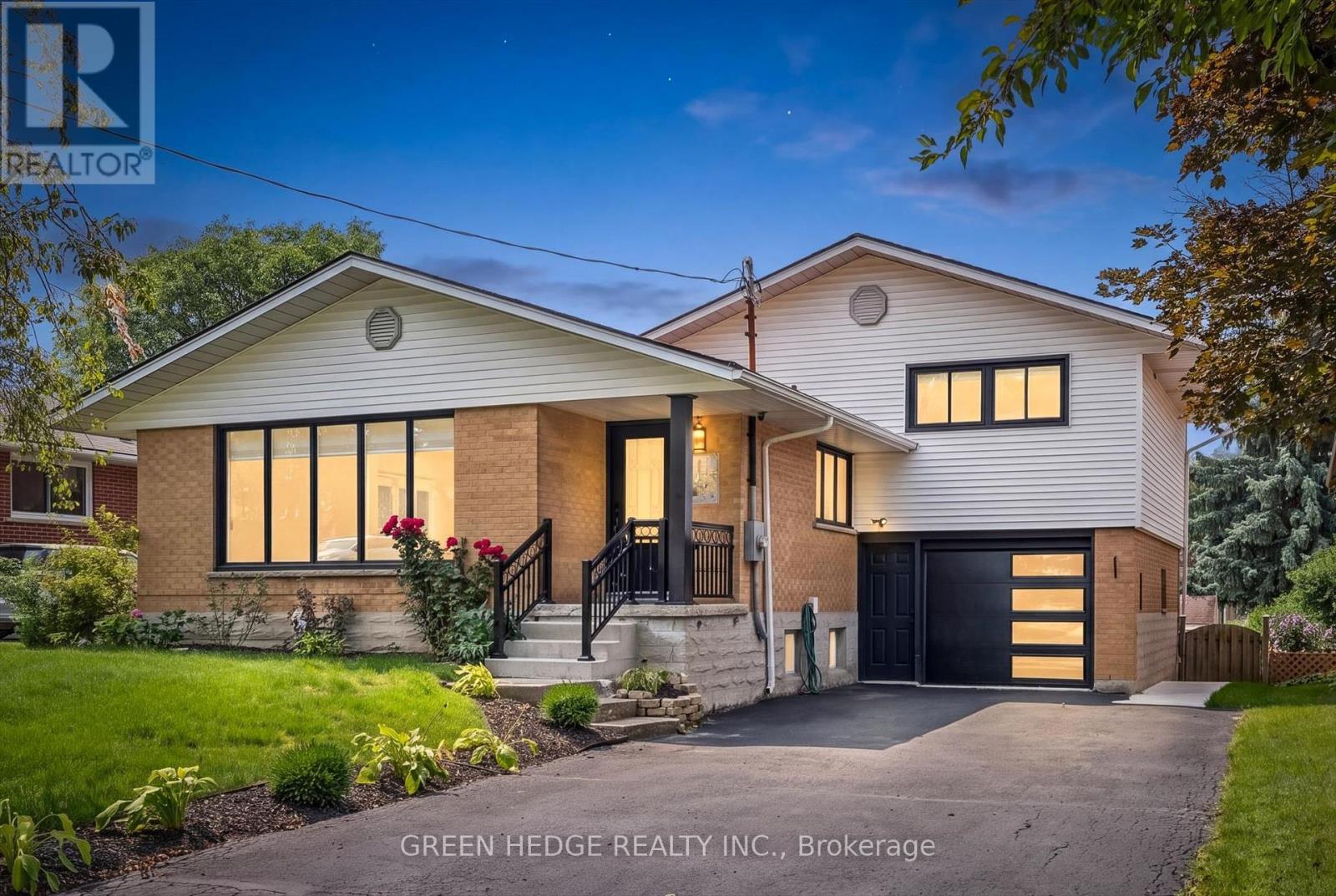 385 Village Crescent, Kitchener, ON - Outdoor