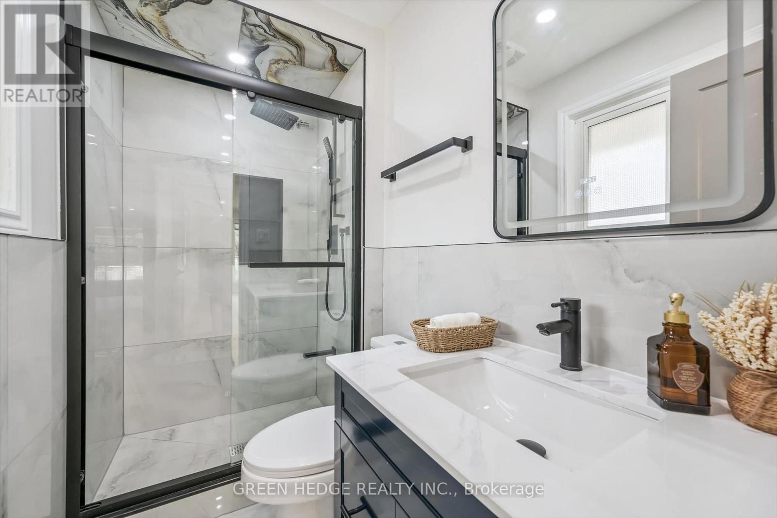 385 Village Crescent, Kitchener, ON - Indoor Photo Showing Bathroom