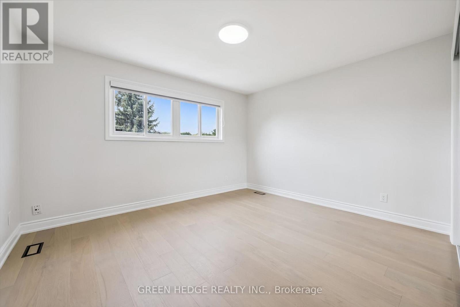 385 Village Crescent, Kitchener, ON - Indoor Photo Showing Other Room
