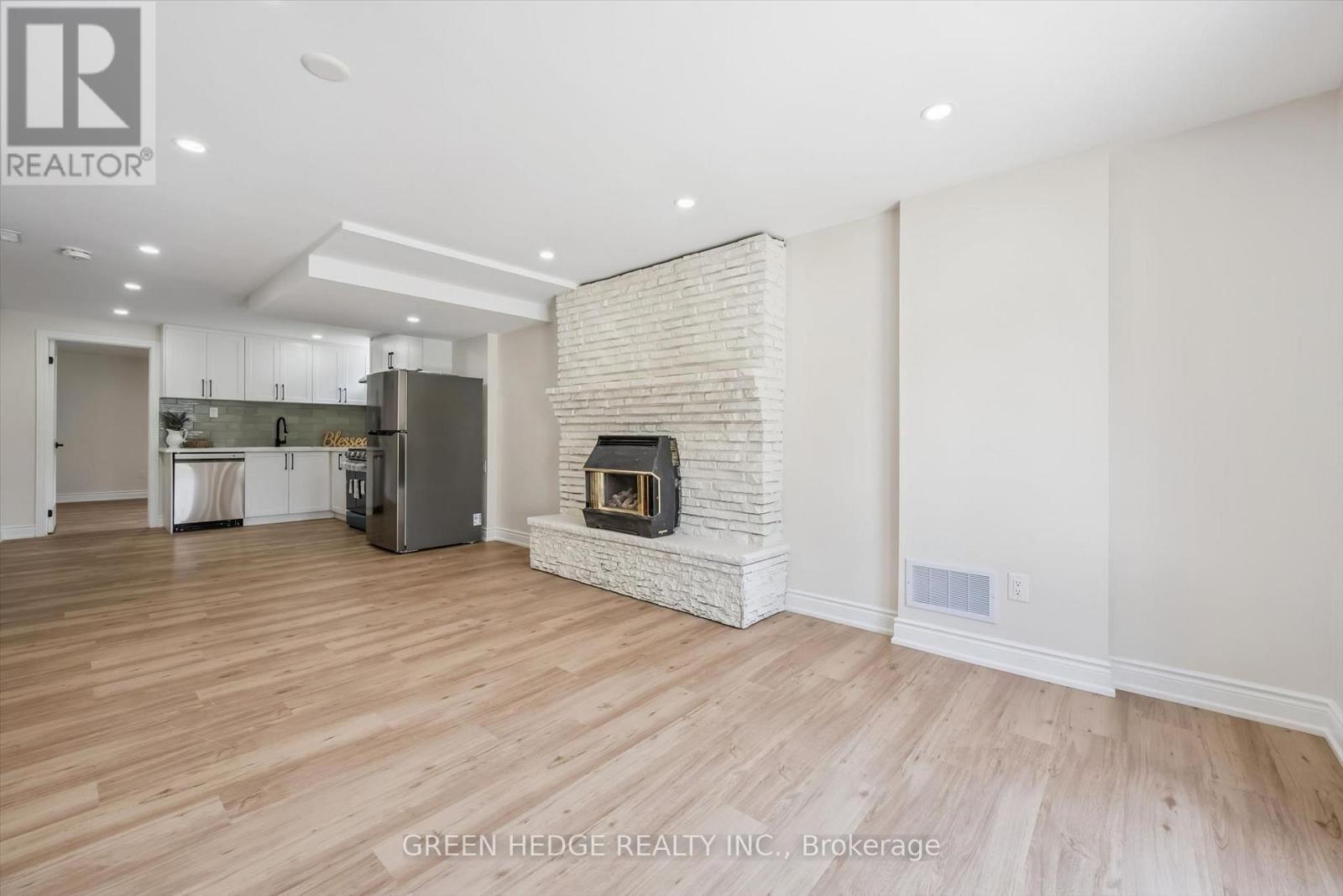 385 Village Crescent, Kitchener, ON - Indoor With Fireplace