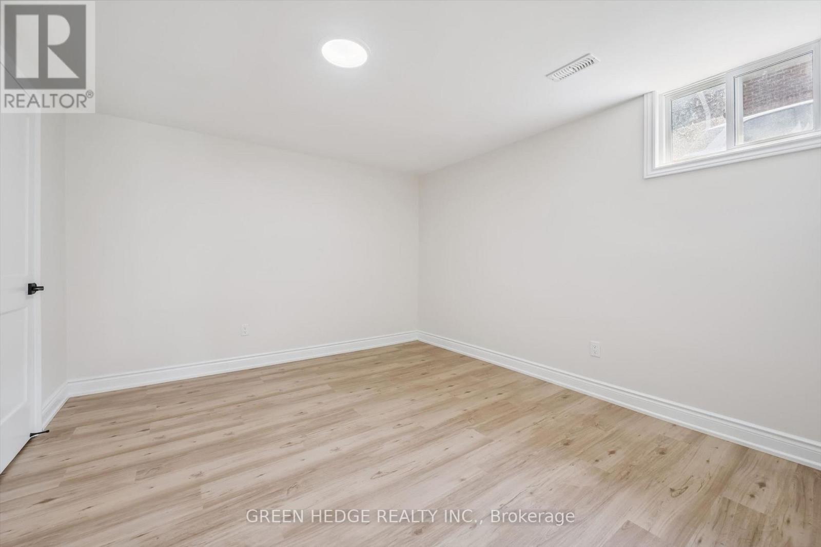 385 Village Crescent, Kitchener, ON - Indoor Photo Showing Other Room