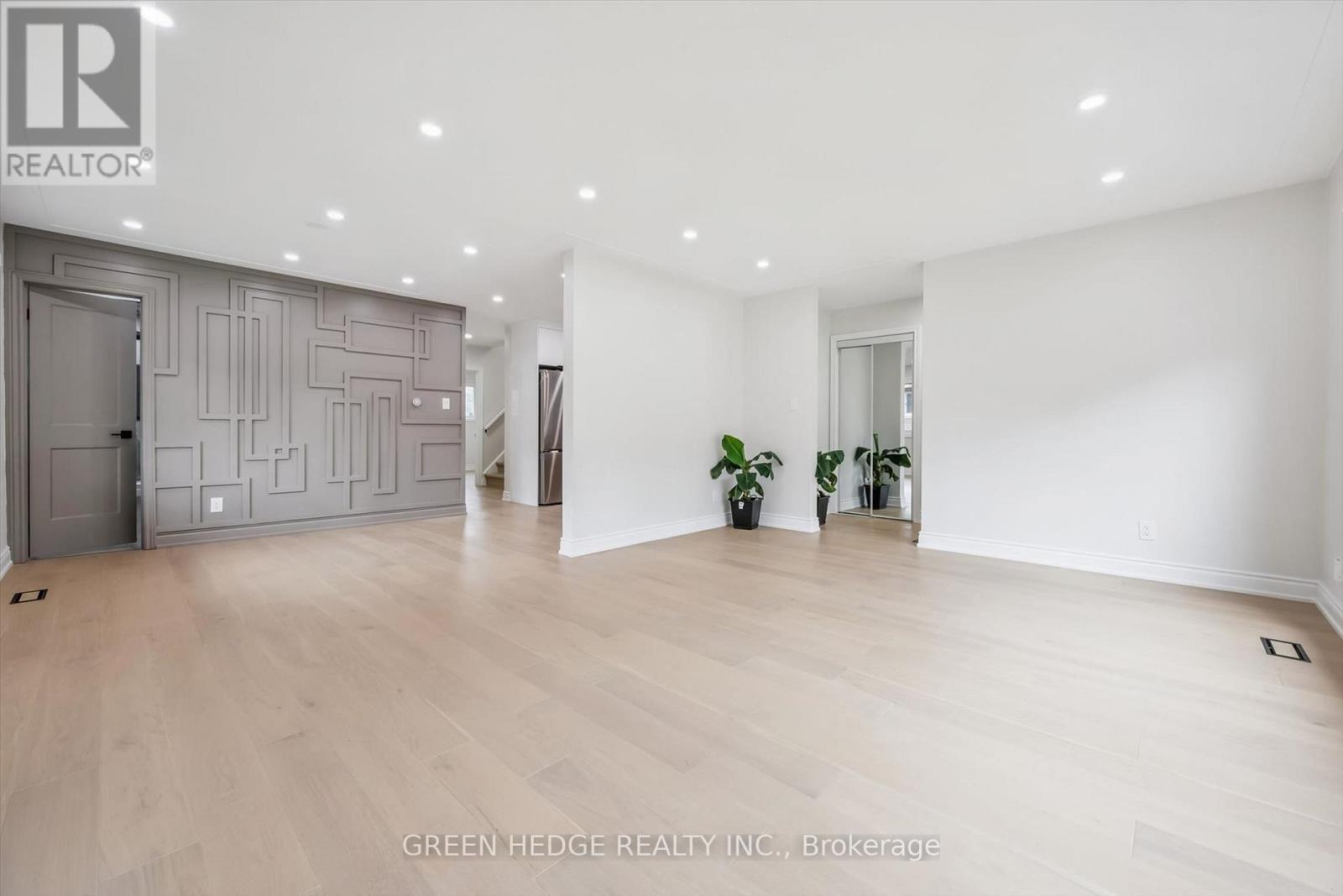 385 Village Crescent, Kitchener, ON - Indoor Photo Showing Other Room