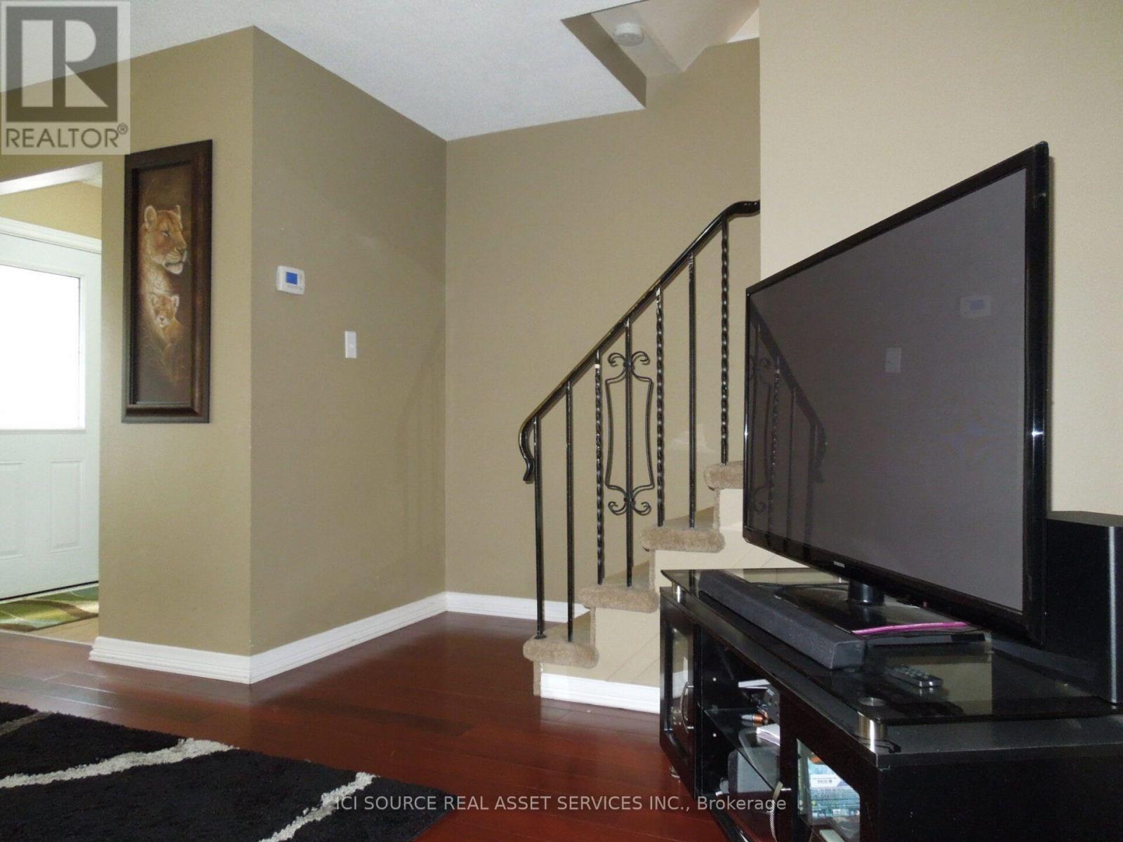 129 Ormond Drive, Oshawa, ON - Indoor Photo Showing Other Room