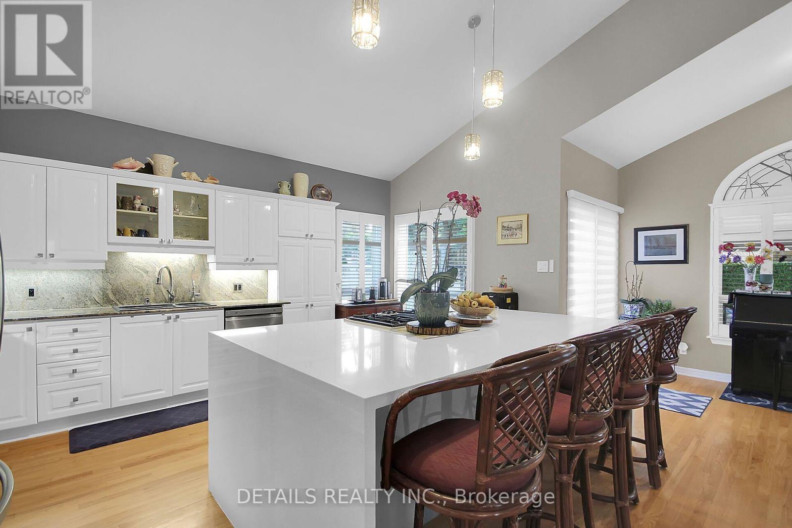 65 Kimberwick Crescent, Ottawa, ON - Indoor Photo Showing Kitchen With Upgraded Kitchen