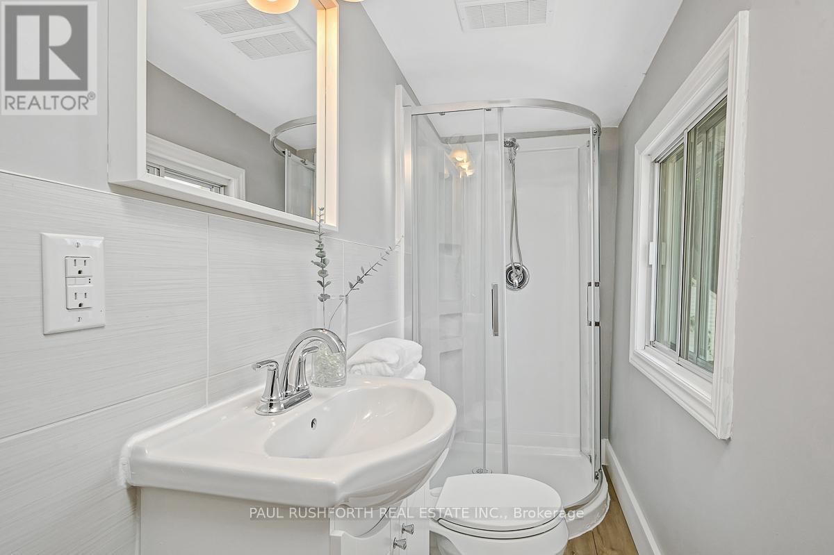 Unit B-3 Piece Bathroom - 978 Admiral Avenue, Ottawa, ON - Indoor Photo Showing Bathroom