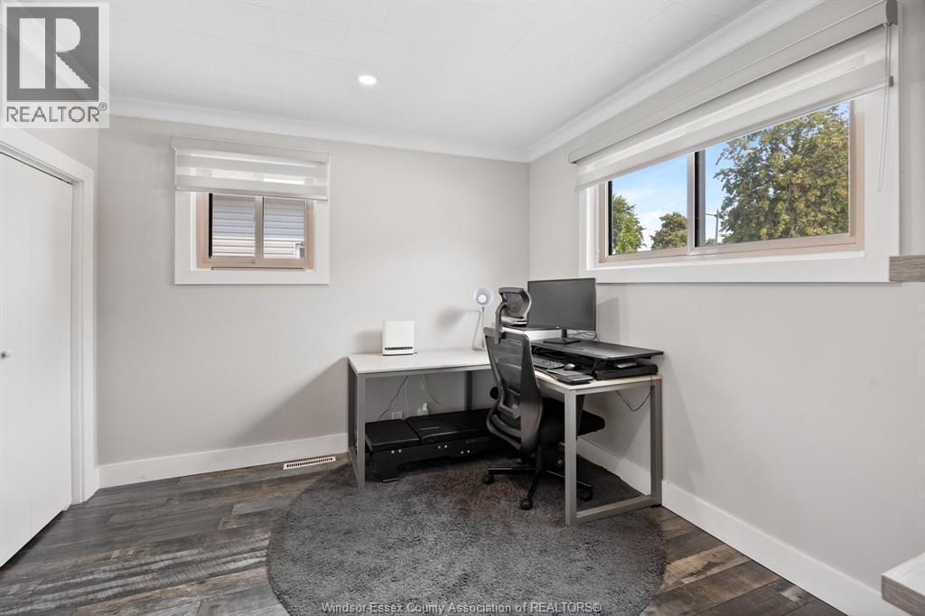 629 Labute, Tecumseh, ON - Indoor Photo Showing Office