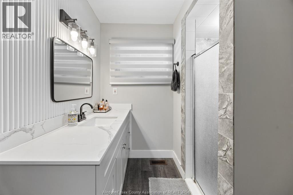 629 Labute, Tecumseh, ON - Indoor Photo Showing Bathroom