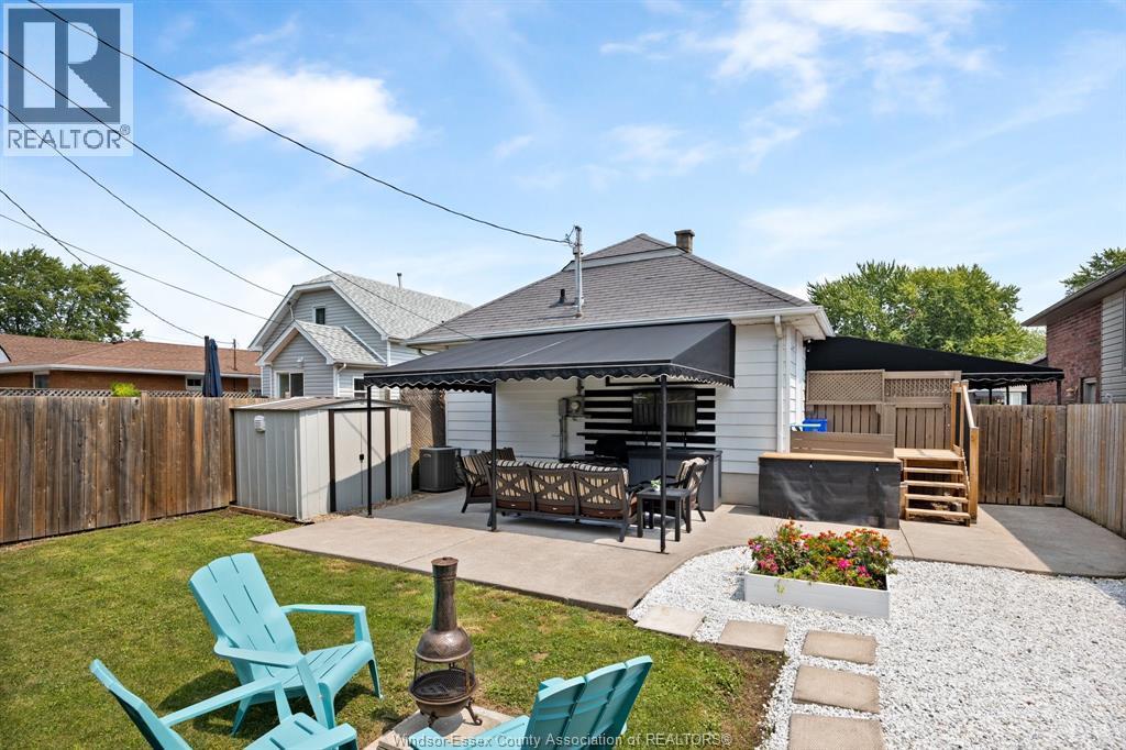 629 Labute, Tecumseh, ON - Outdoor With Deck Patio Veranda