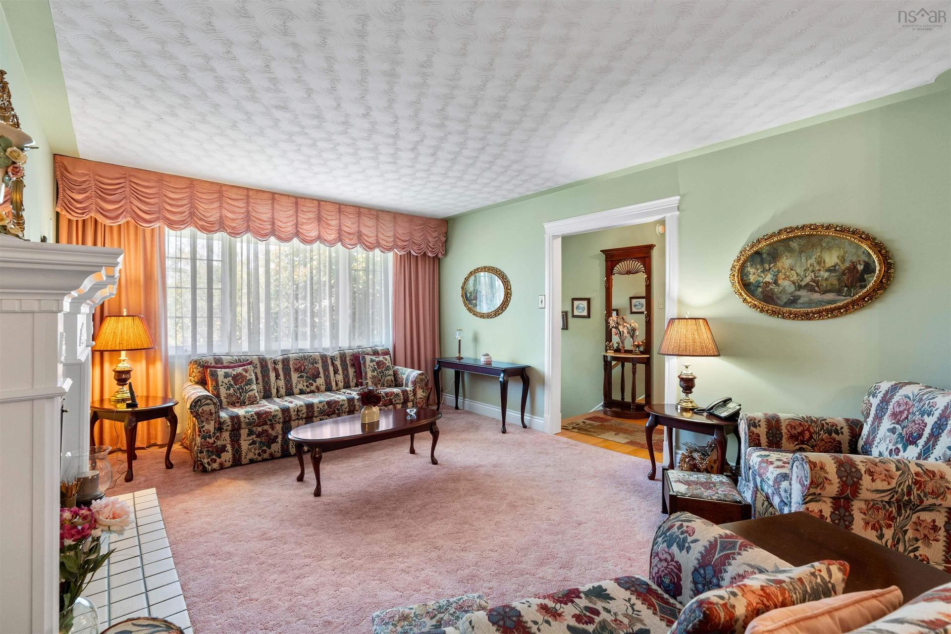 39 Robert Drive, Dartmouth, NS - Indoor Photo Showing Living Room