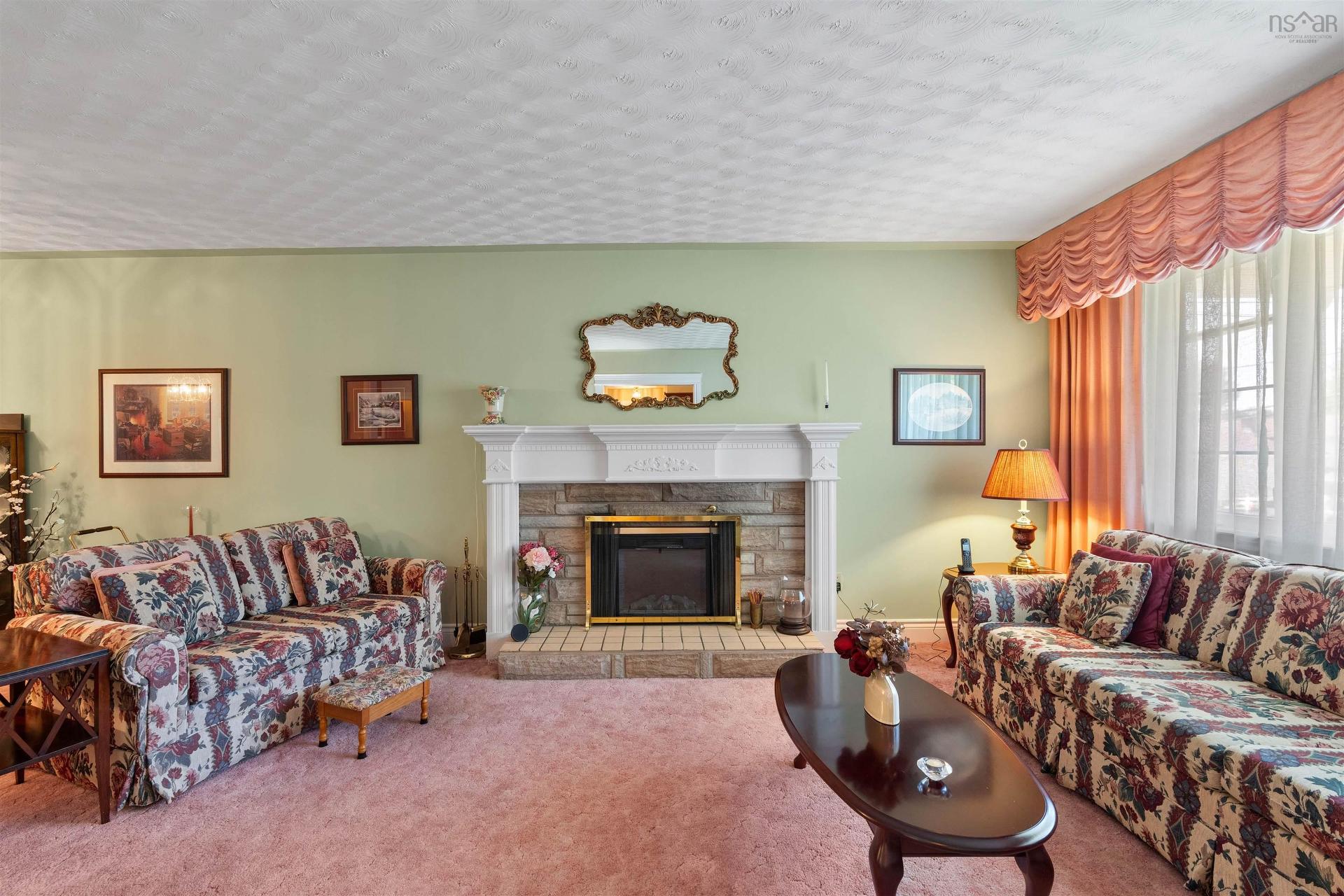 39 Robert Drive, Dartmouth, NS - Indoor Photo Showing Living Room With Fireplace