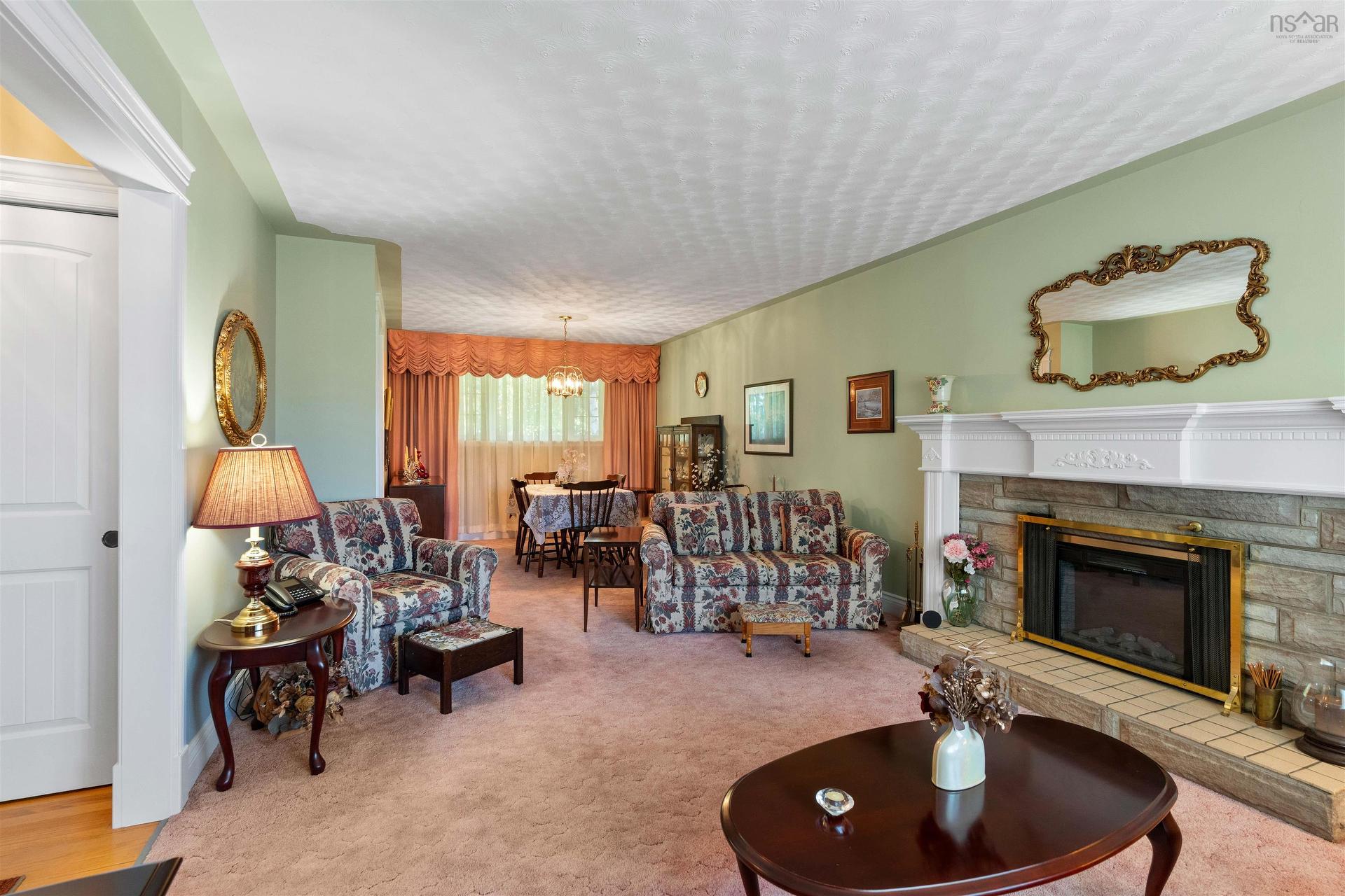 39 Robert Drive, Dartmouth, NS - Indoor Photo Showing Living Room With Fireplace