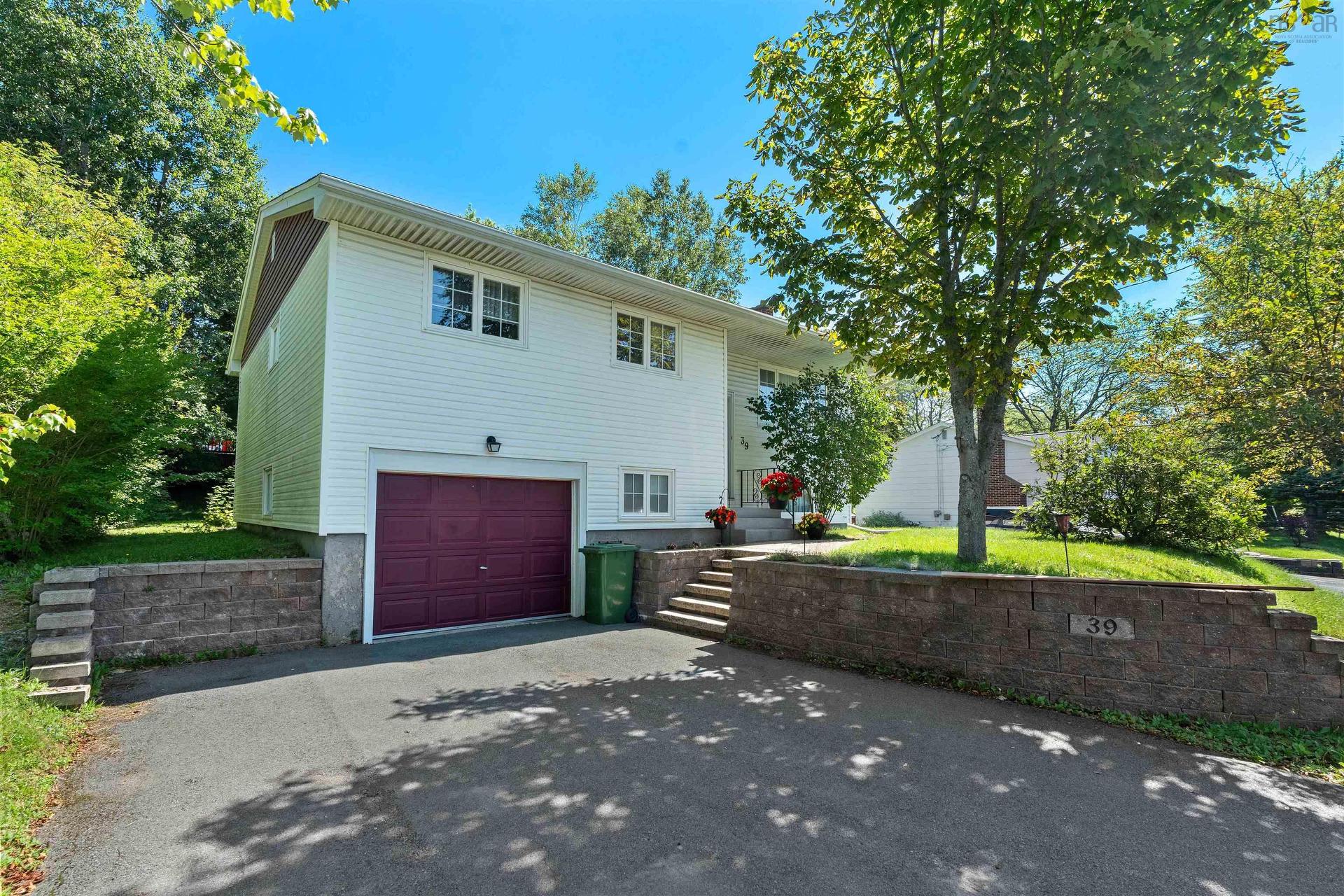 39 Robert Drive, Dartmouth, NS - Outdoor