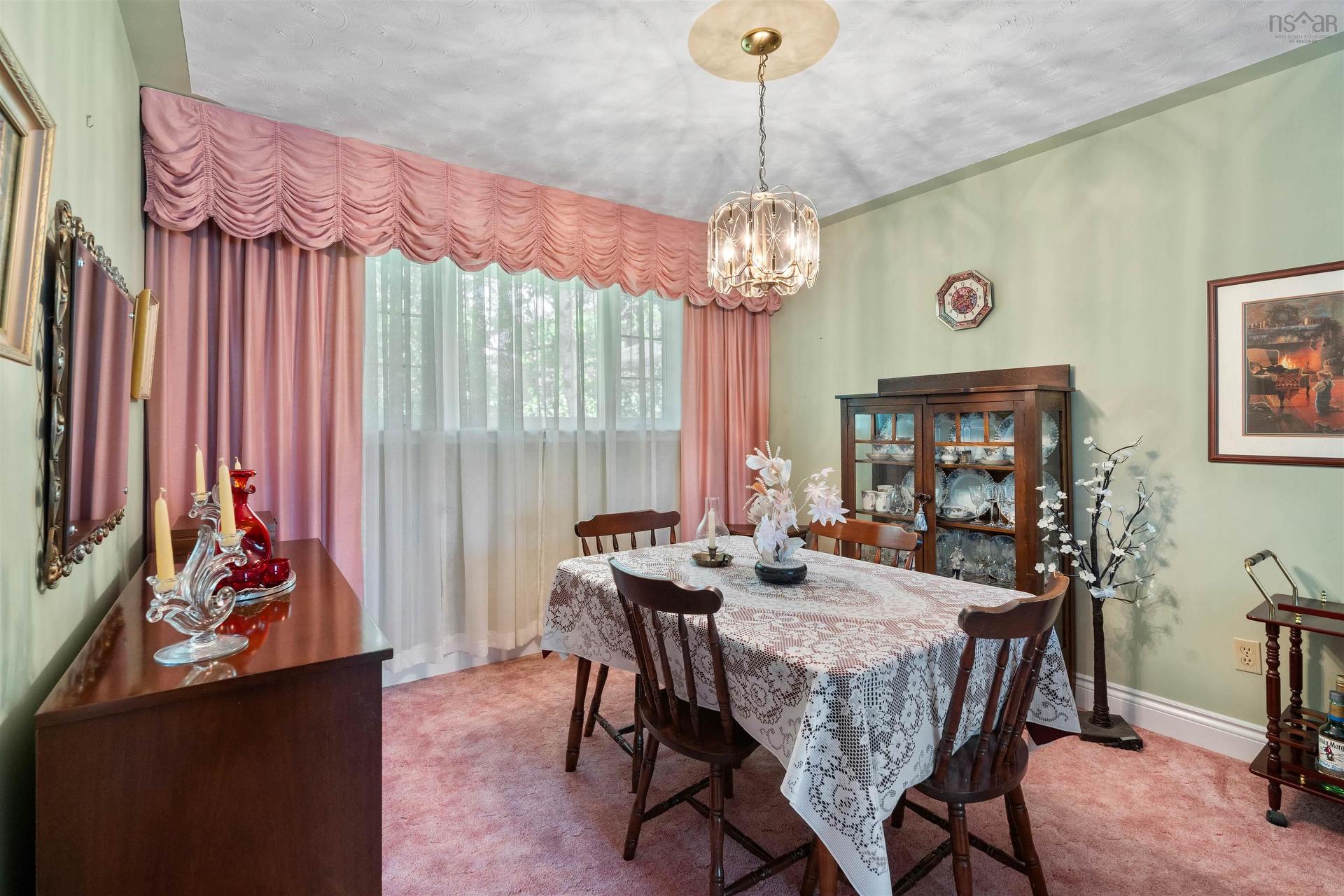 39 Robert Drive, Dartmouth, NS - Indoor Photo Showing Dining Room