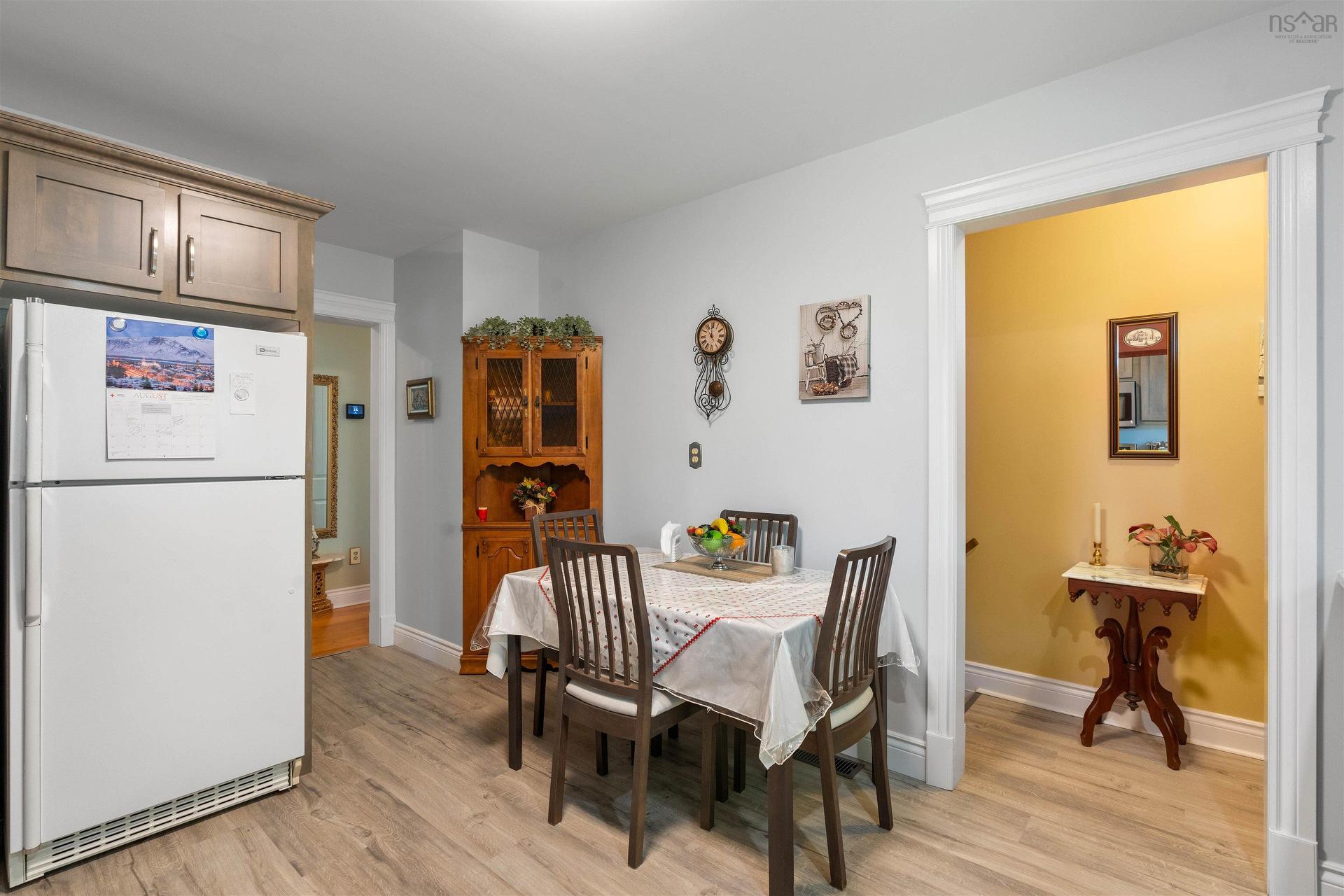 39 Robert Drive, Dartmouth, NS - Indoor Photo Showing Dining Room