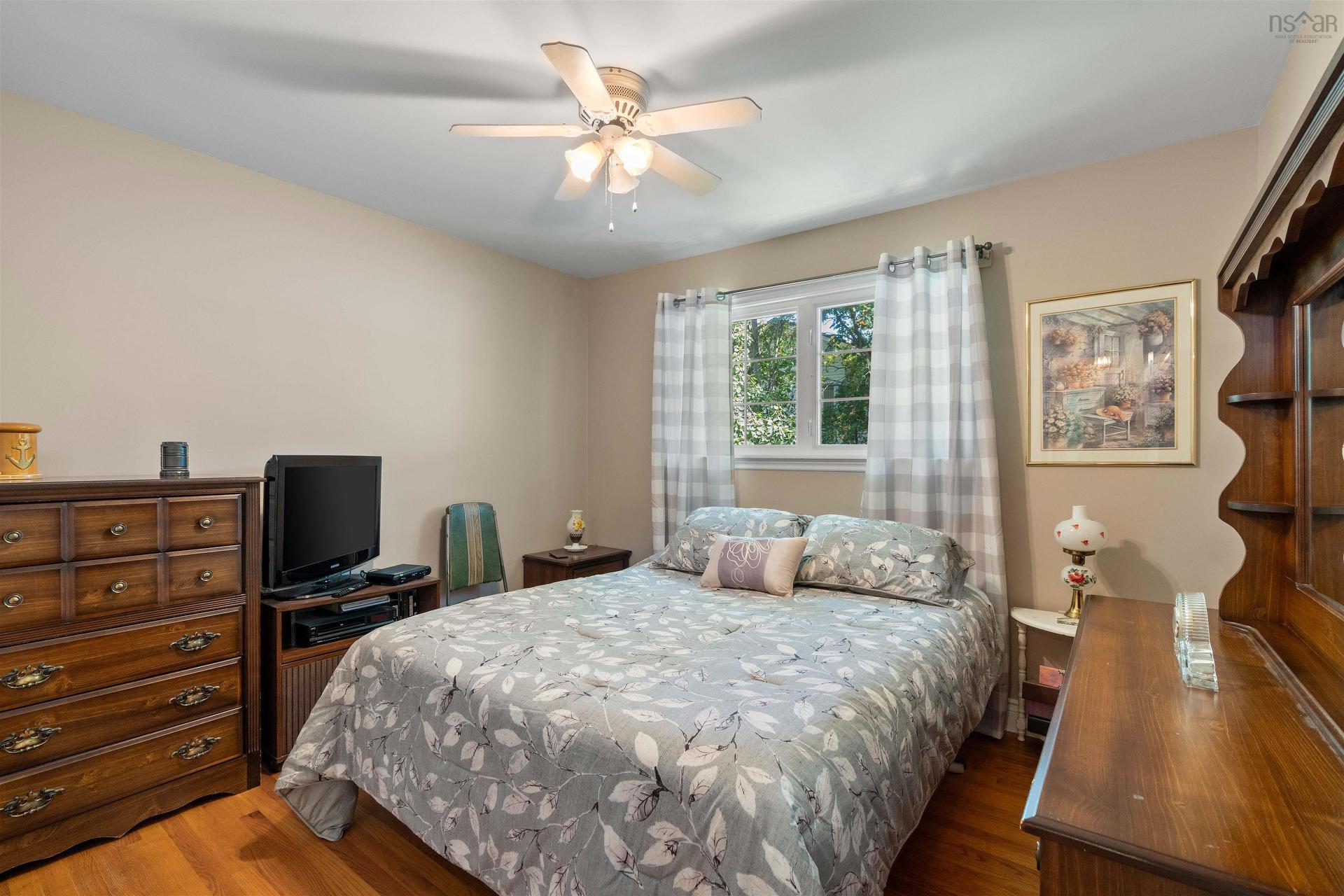 39 Robert Drive, Dartmouth, NS - Indoor Photo Showing Bedroom