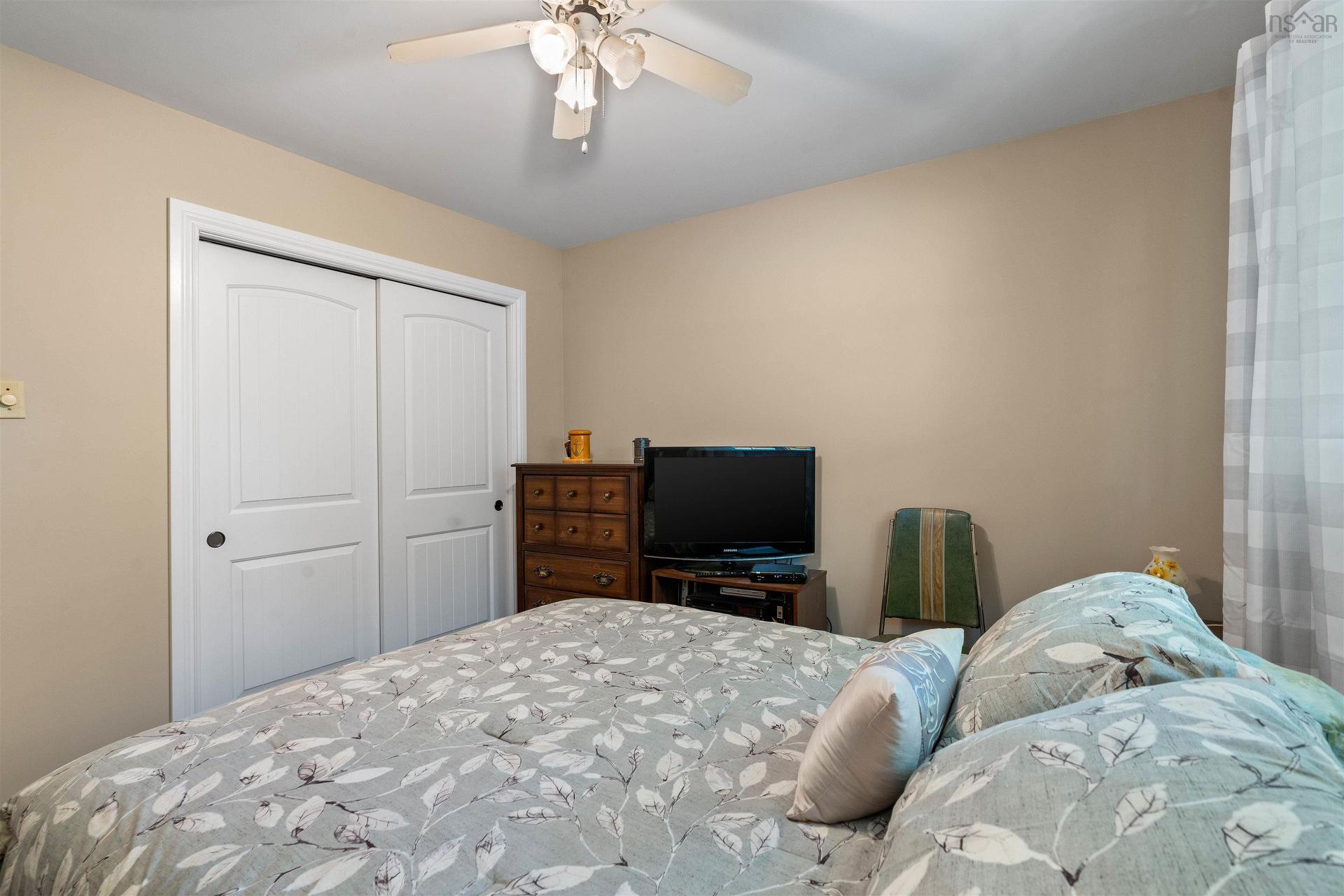 39 Robert Drive, Dartmouth, NS - Indoor Photo Showing Bedroom