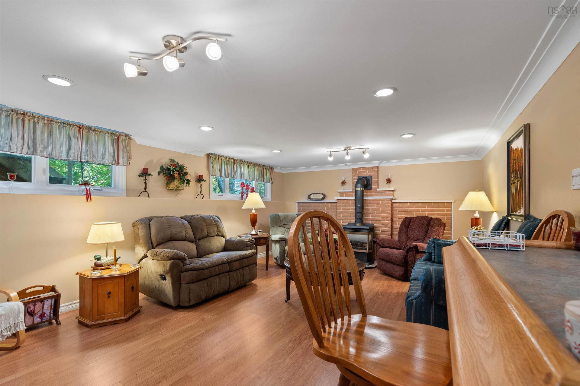 39 Robert Drive, Dartmouth, NS - Indoor
