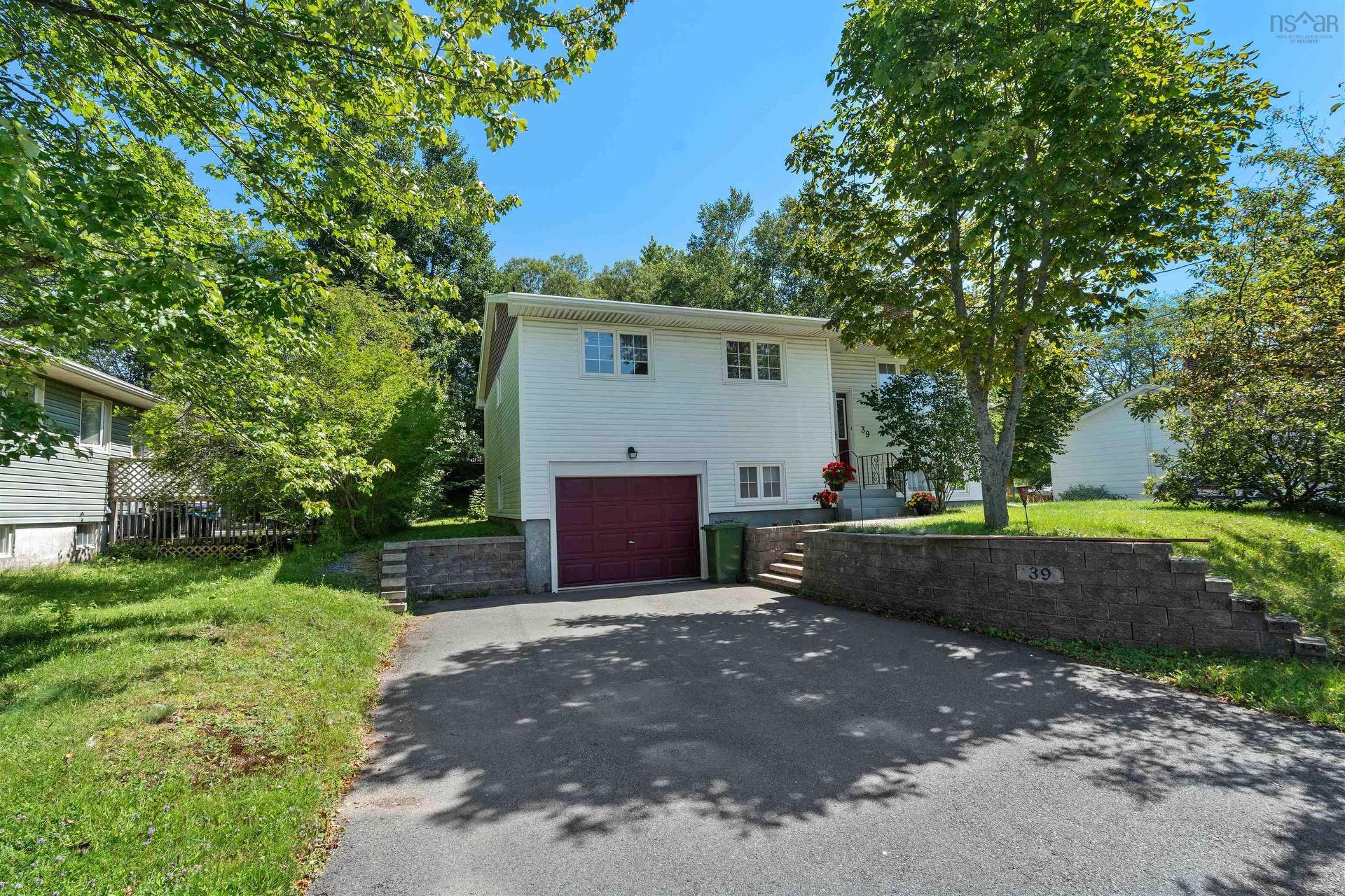 39 Robert Drive, Dartmouth, NS - Outdoor