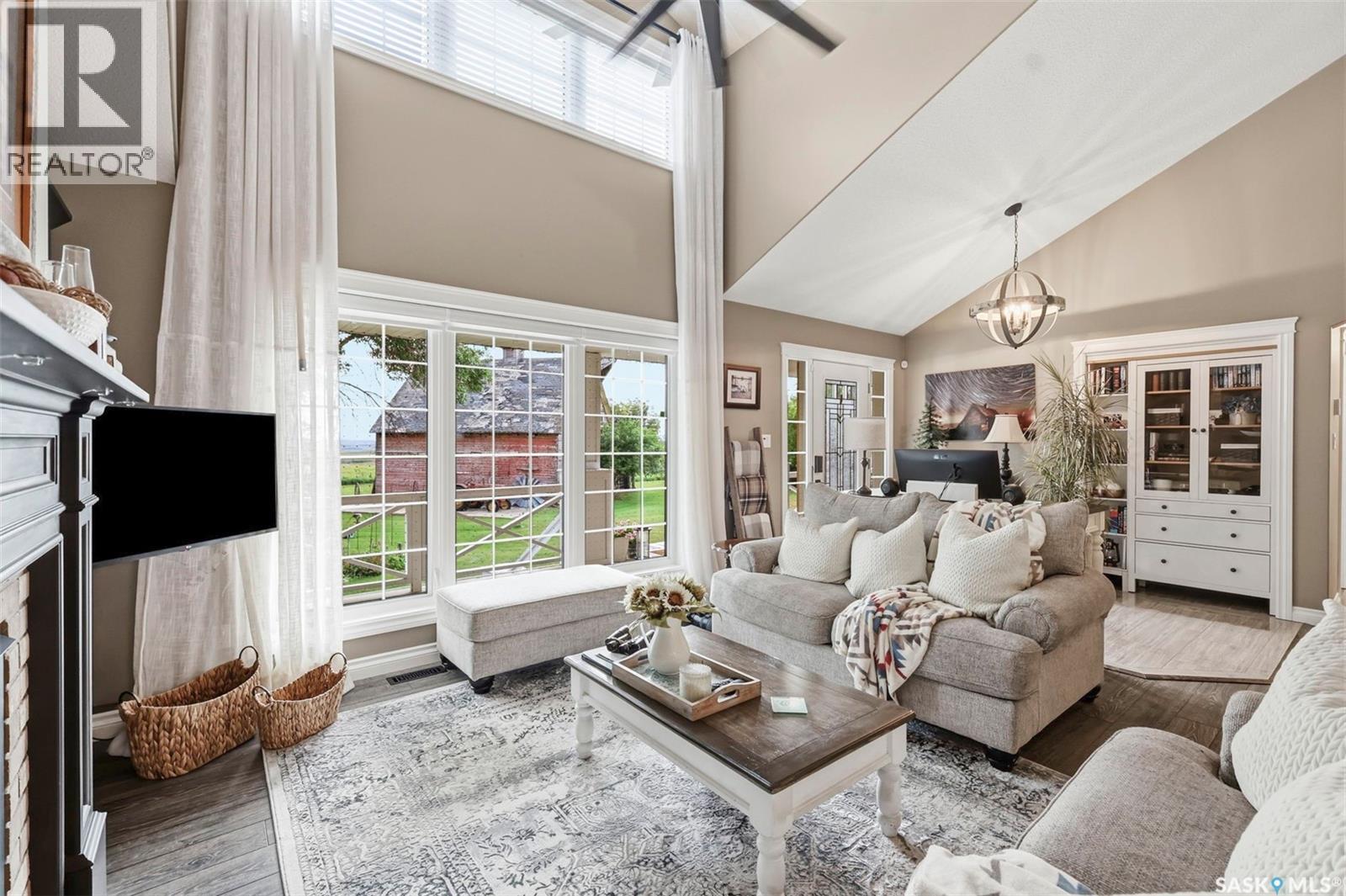 Rural Address / Naismith Acreage, Young, SK - Indoor Photo Showing Living Room