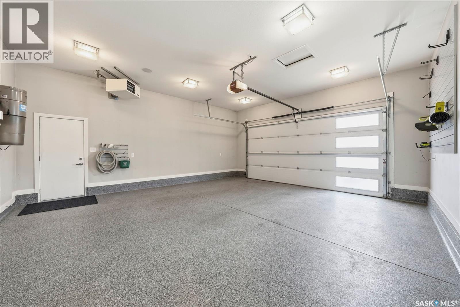 130 Boykowich Bend, Saskatoon, SK - Indoor Photo Showing Garage