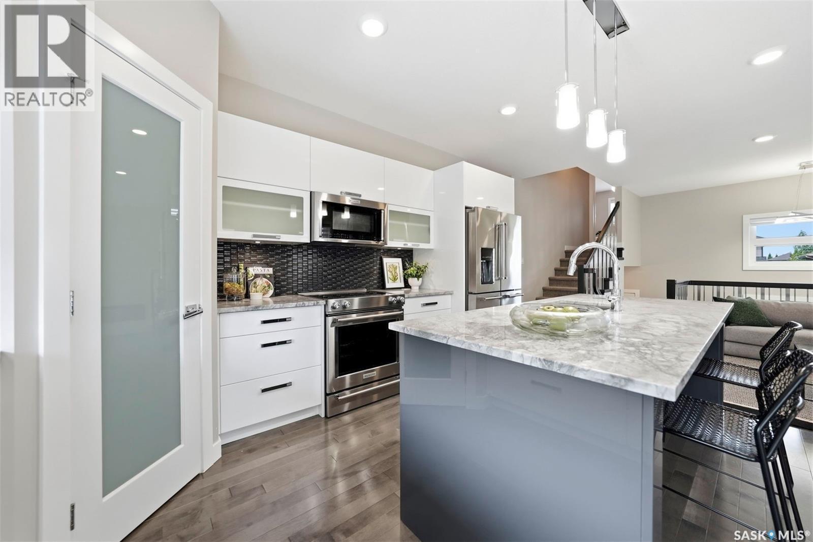 130 Boykowich Bend, Saskatoon, SK - Indoor Photo Showing Kitchen With Upgraded Kitchen