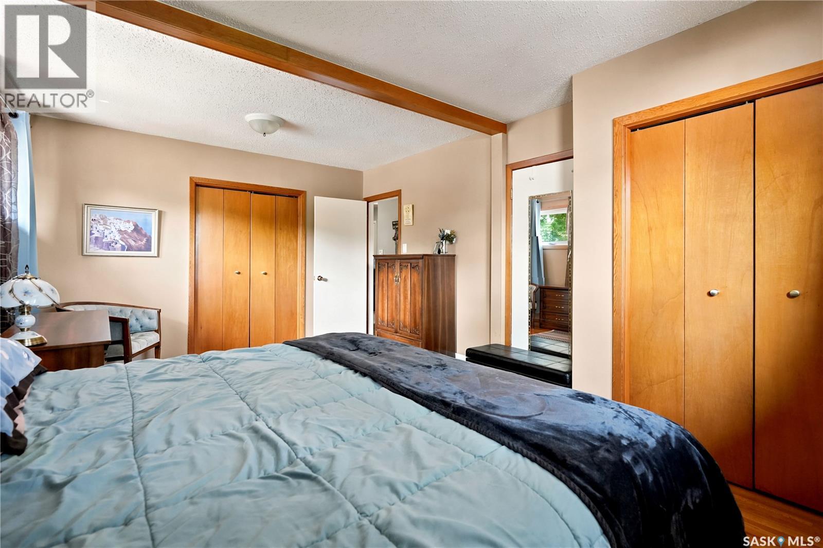 323 Toronto Street N, Regina, SK - Indoor Photo Showing Bedroom