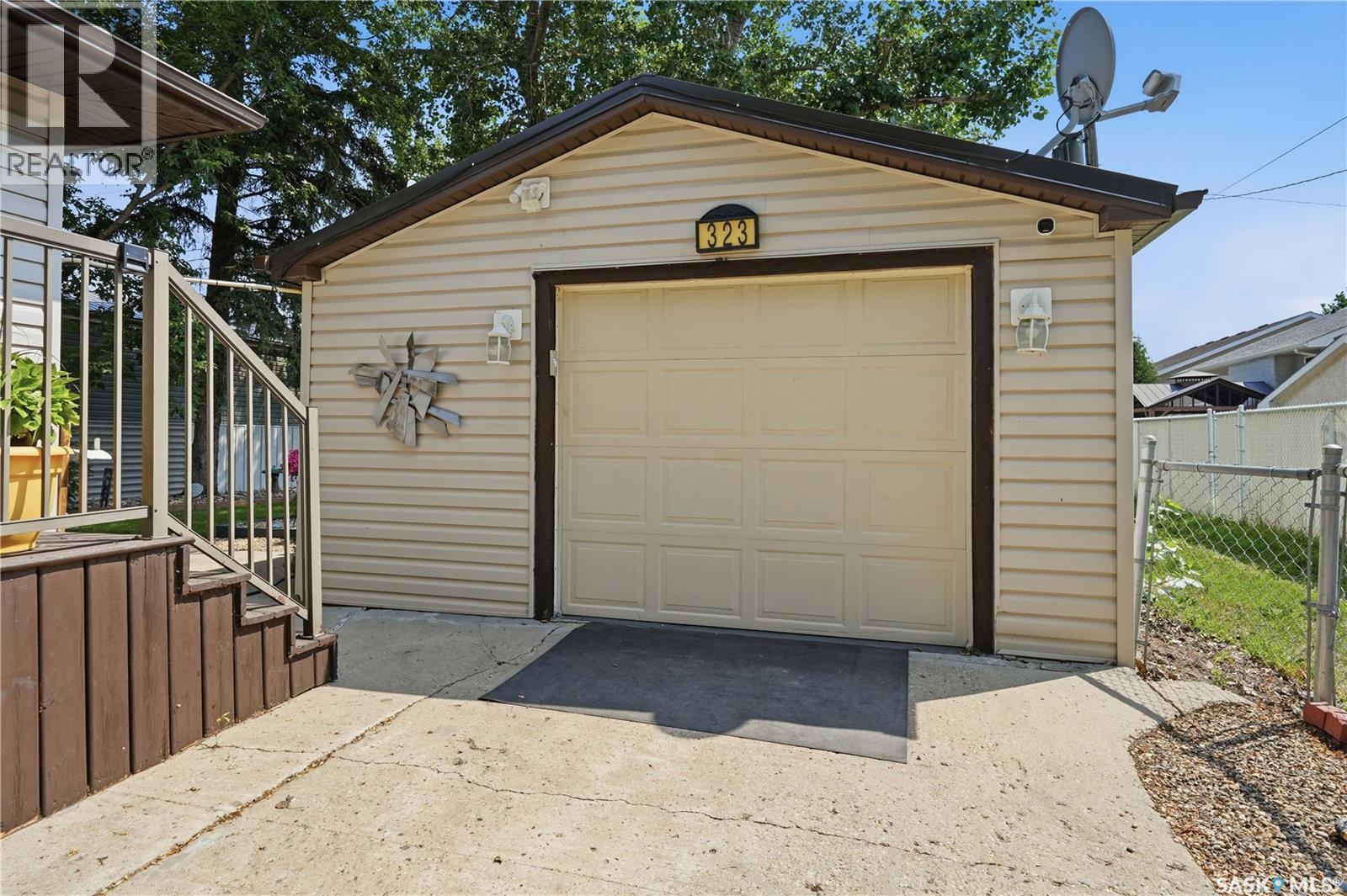 323 Toronto Street N, Regina, SK - Outdoor With Exterior