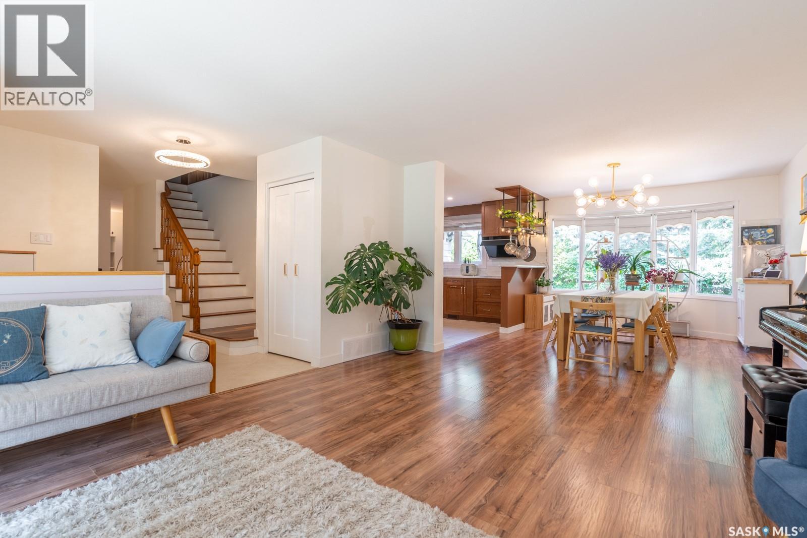 127 Rogers Road, Regina, SK - Indoor Photo Showing Living Room