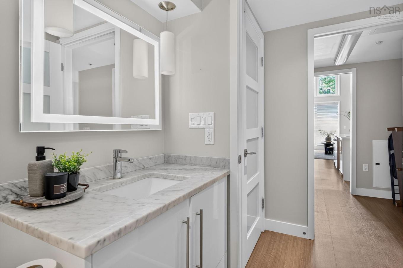 113 5662 Roberts Street, Halifax, NS - Indoor Photo Showing Bathroom