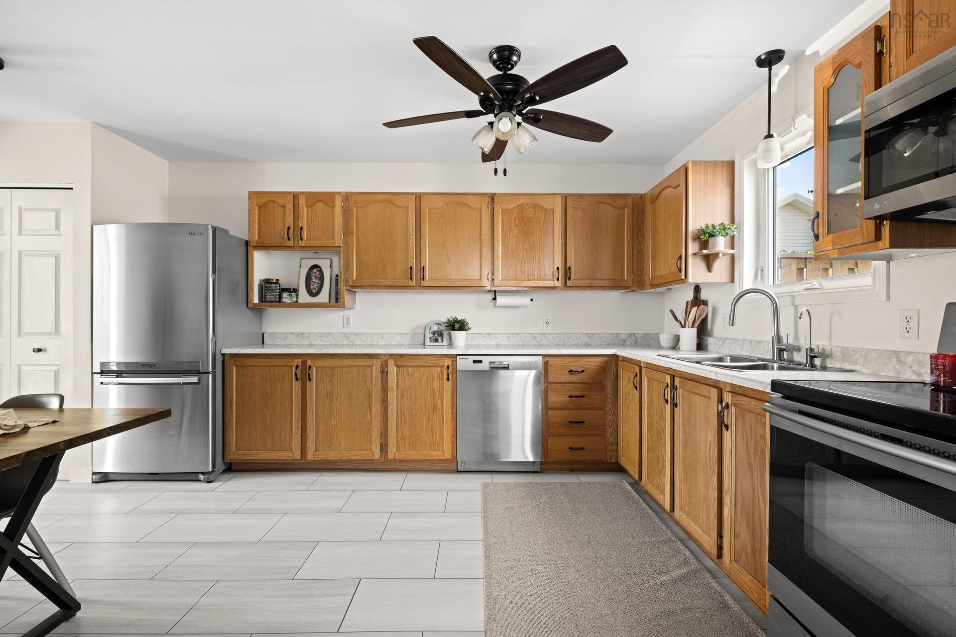 116 Silver Maple Drive Drive, Timberlea, NS - Indoor Photo Showing Kitchen With Double Sink