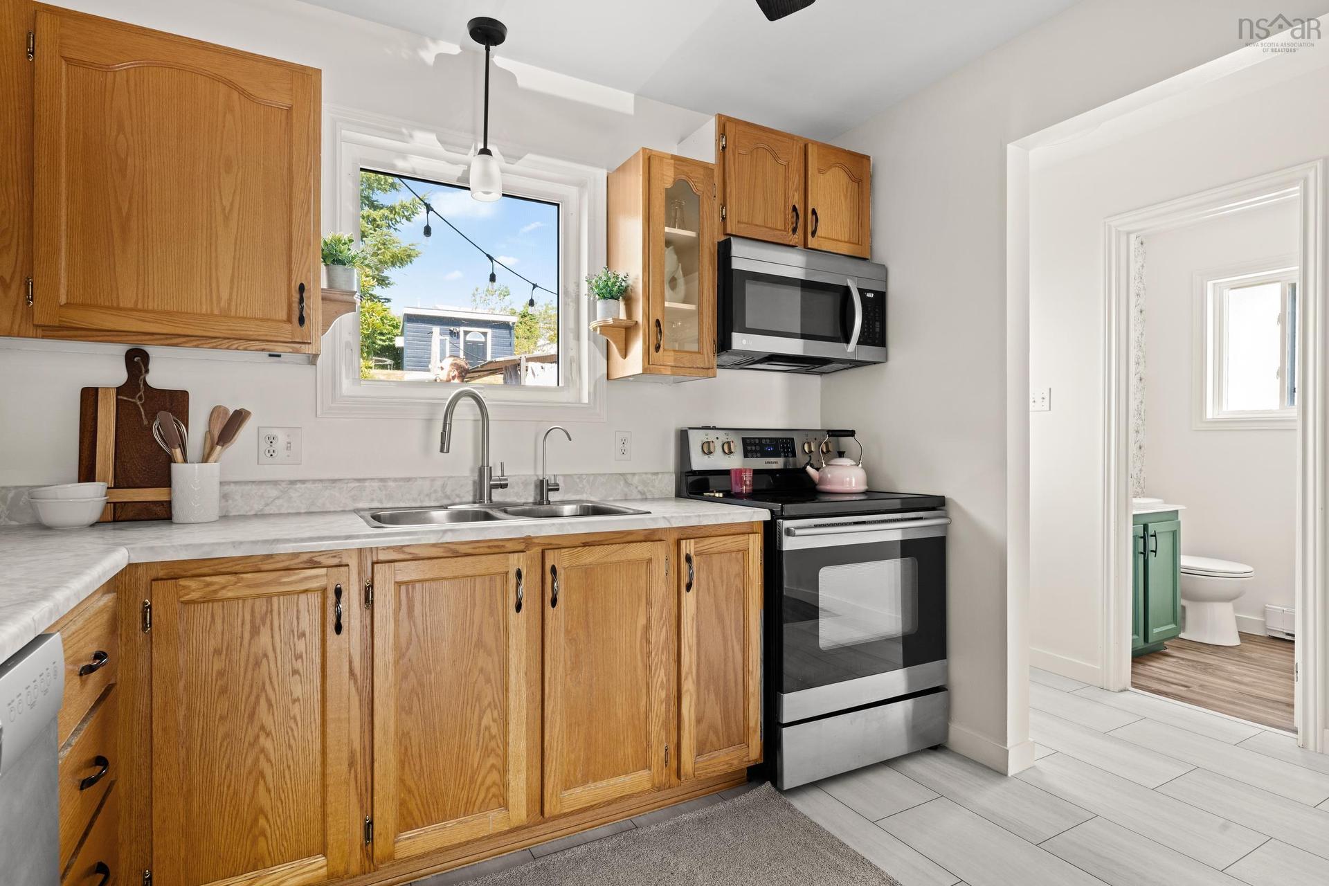 116 Silver Maple Drive Drive, Timberlea, NS - Indoor Photo Showing Kitchen With Double Sink