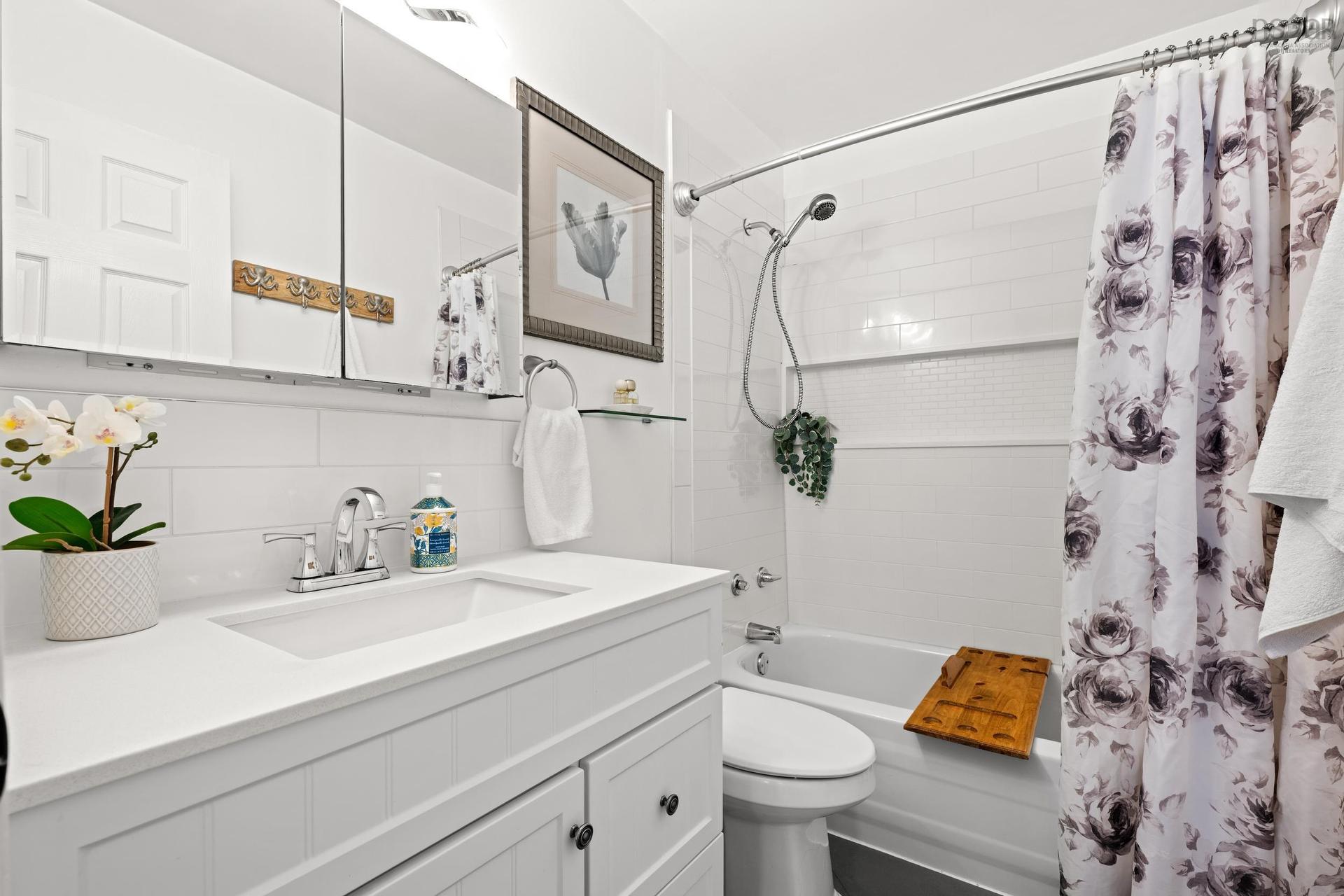 116 Silver Maple Drive Drive, Timberlea, NS - Indoor Photo Showing Bathroom