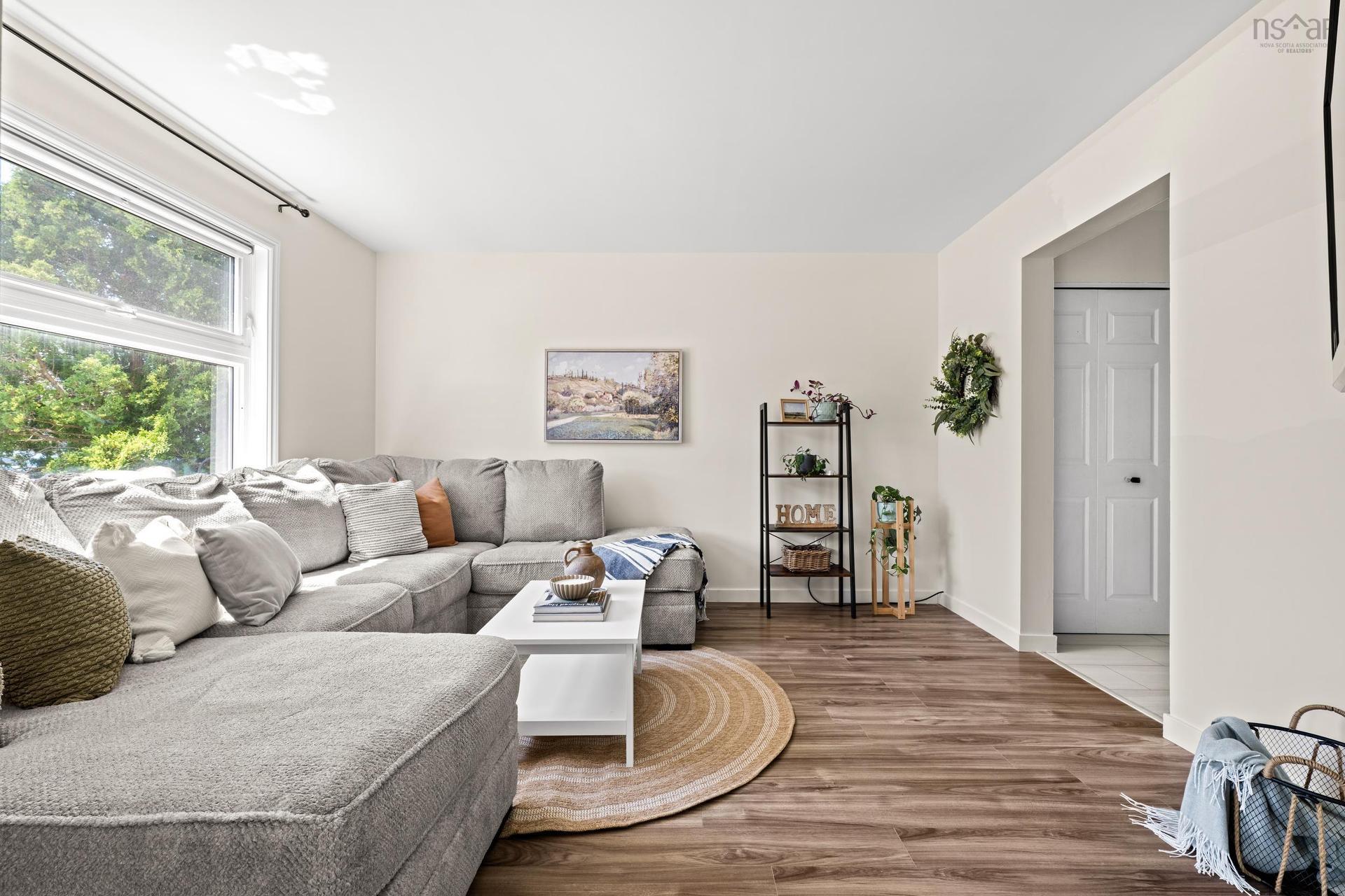 116 Silver Maple Drive Drive, Timberlea, NS - Indoor Photo Showing Living Room