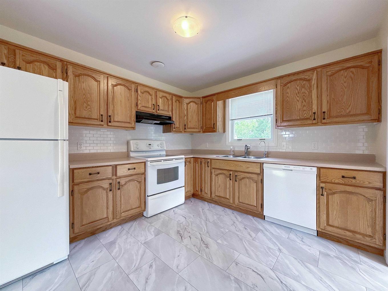 4 Abbey Drive, Charlottetown, PE - Indoor Photo Showing Kitchen With Double Sink