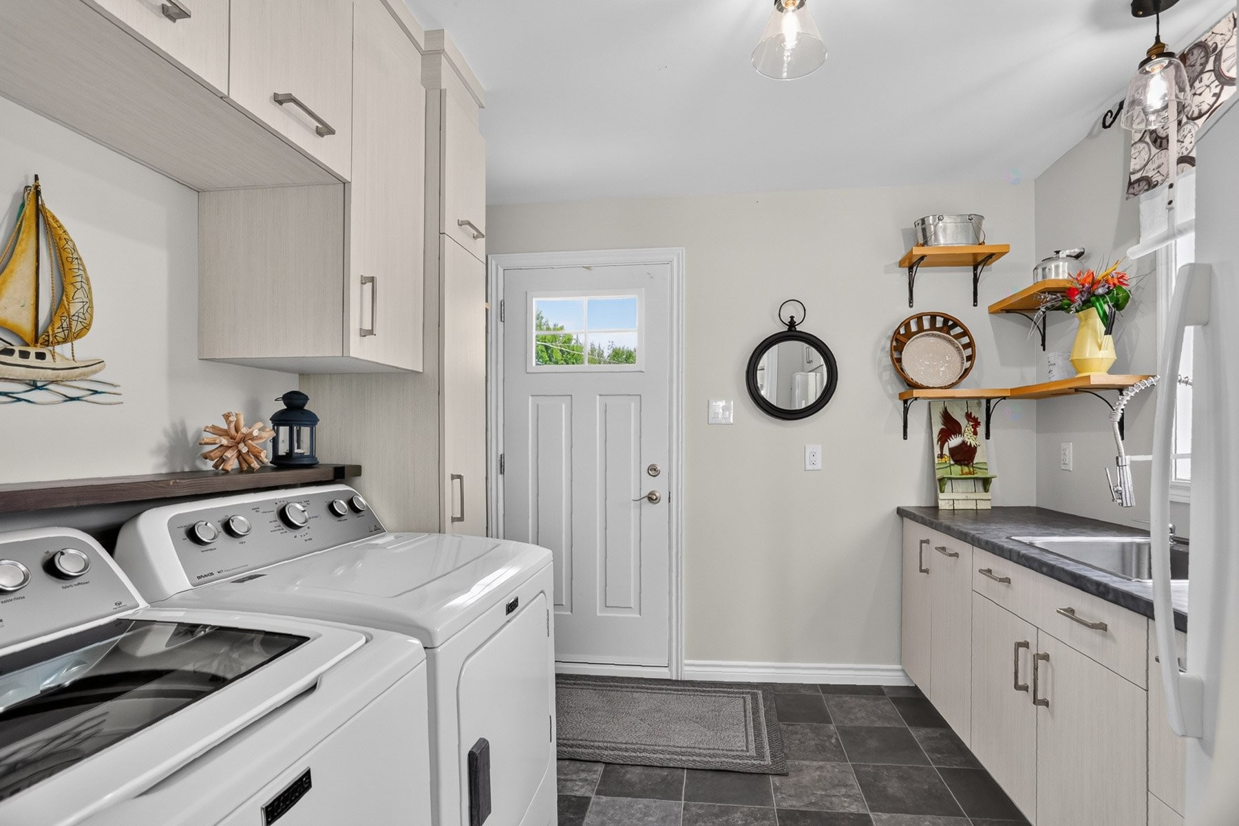 Laundry - 470 11E Avenue, Saint-Tite, QC - Indoor Photo Showing Laundry Room