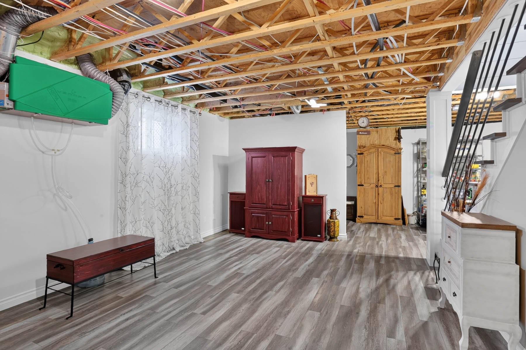 Family Room - 470 11E Avenue, Saint-Tite, QC - Indoor Photo Showing Basement