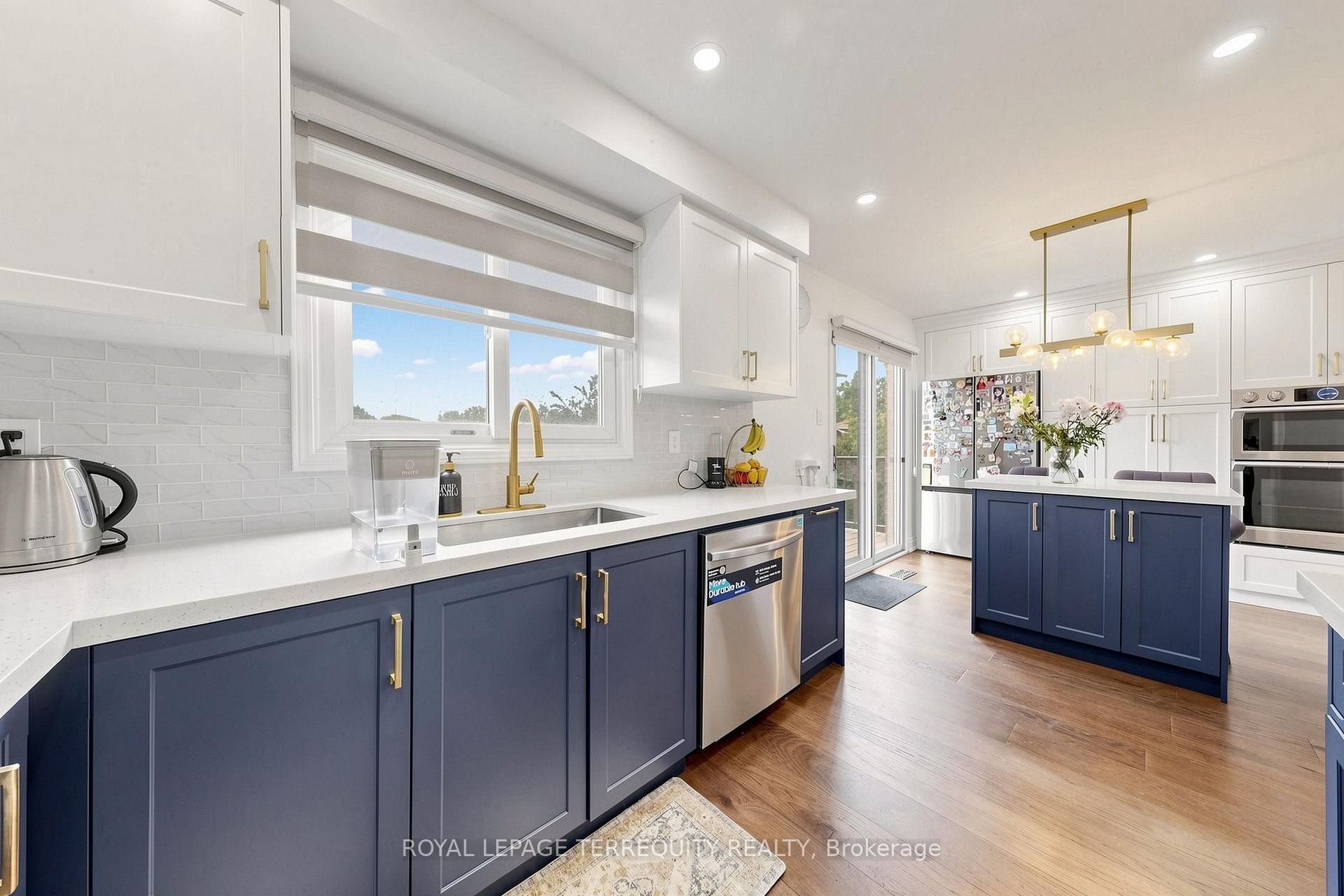 6663 Harlow Road, Mississauga, ON - Indoor Photo Showing Kitchen With Upgraded Kitchen