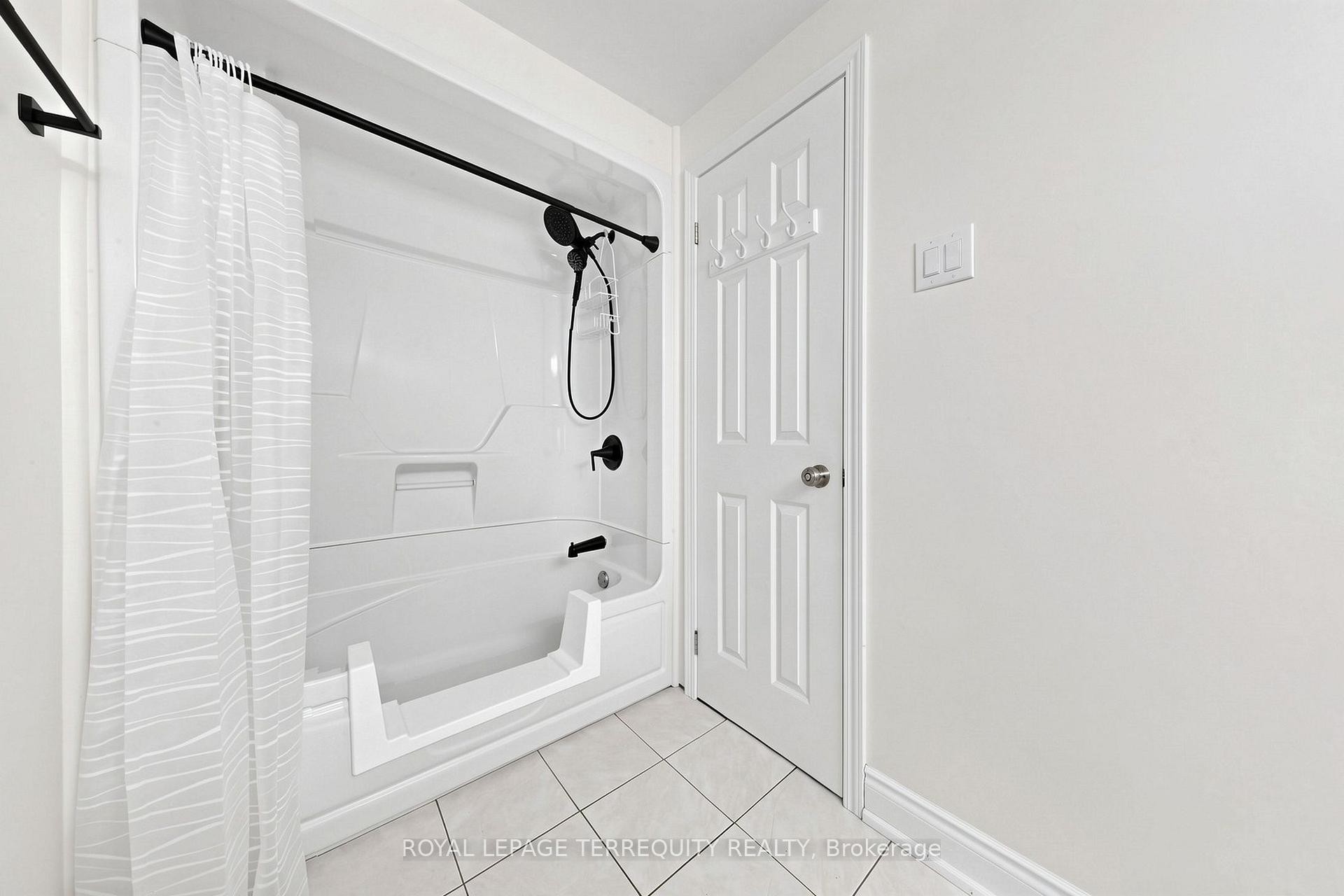 6663 Harlow Road, Mississauga, ON - Indoor Photo Showing Bathroom