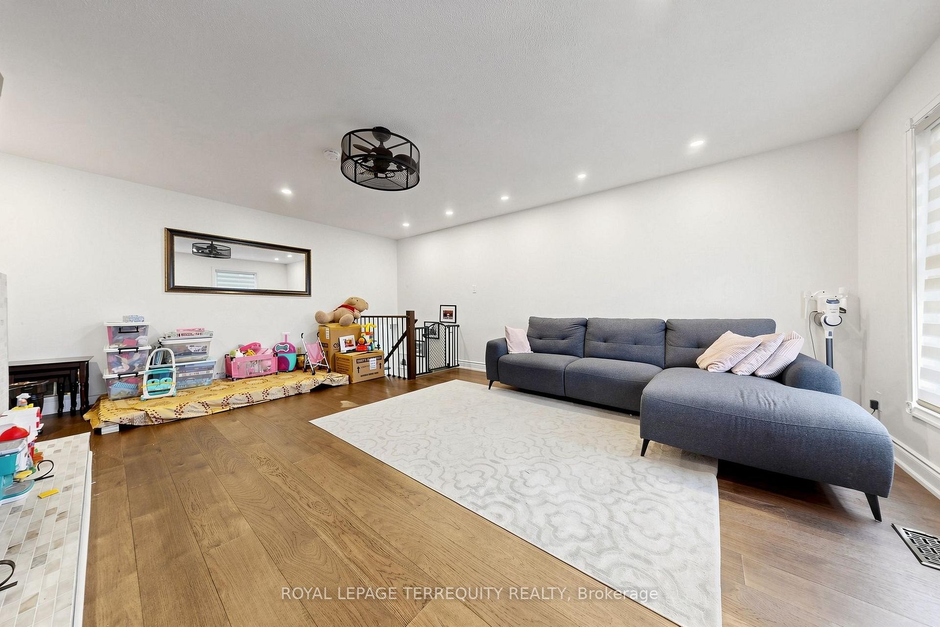 6663 Harlow Road, Mississauga, ON - Indoor