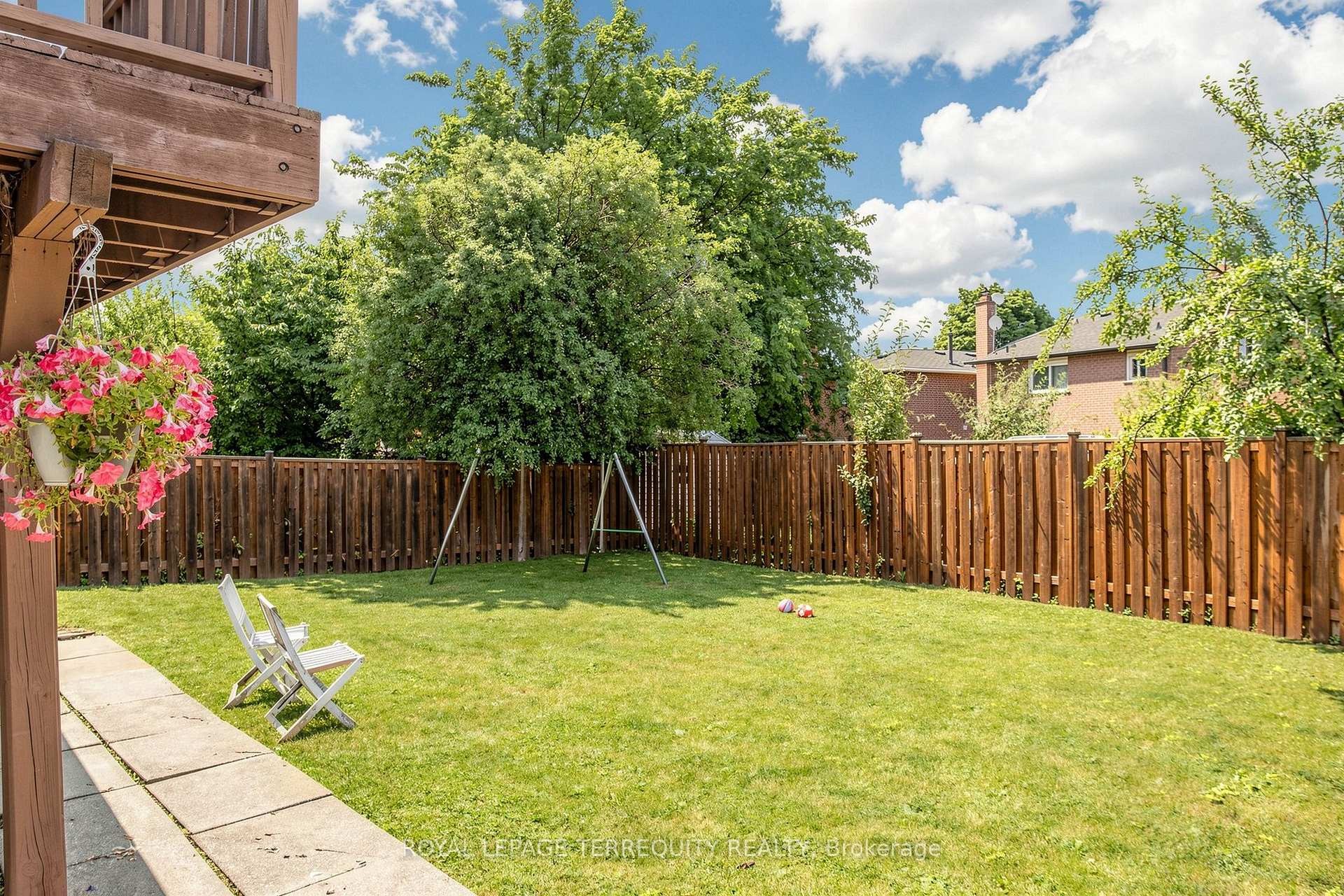 6663 Harlow Road, Mississauga, ON - Outdoor