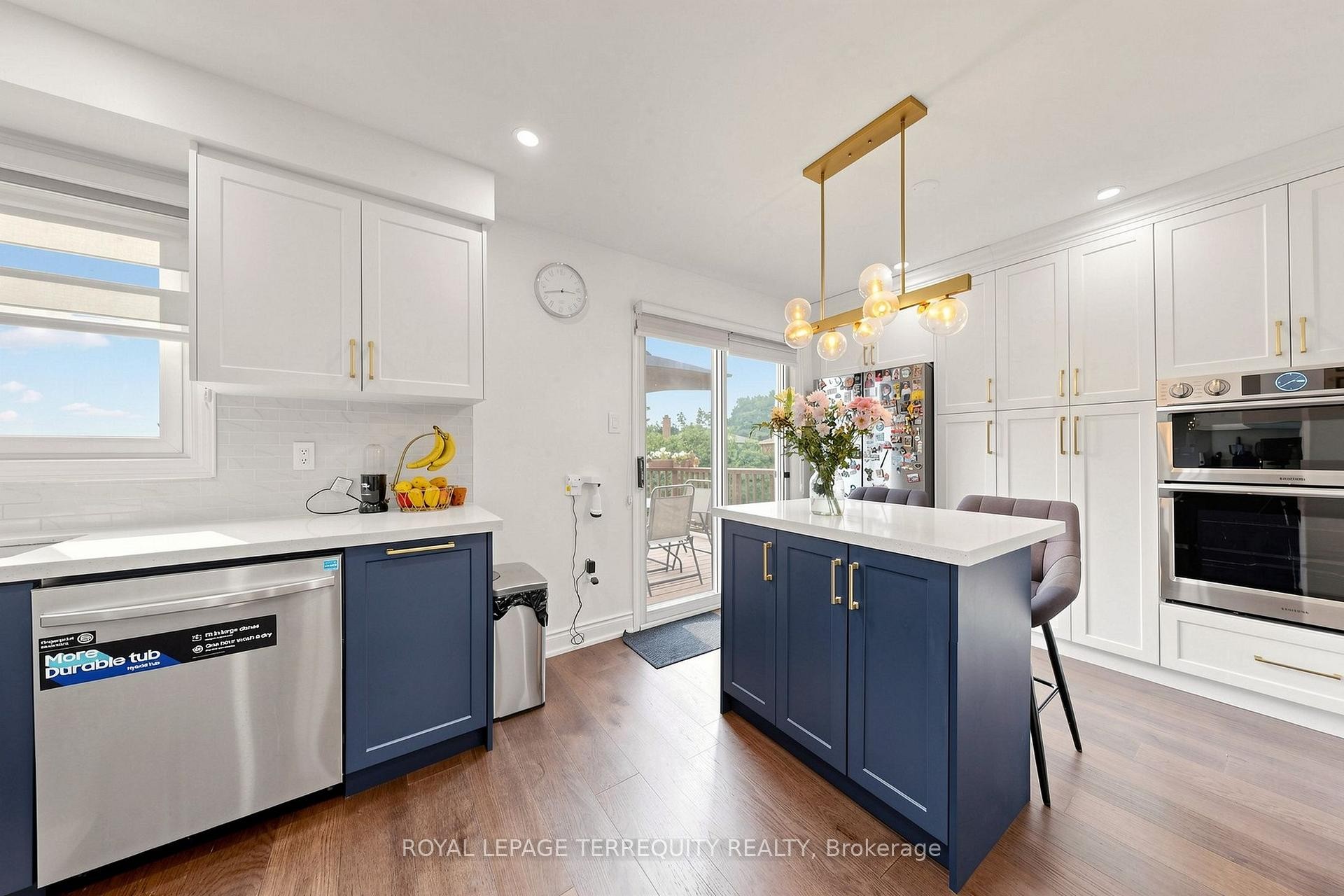 6663 Harlow Road, Mississauga, ON - Indoor Photo Showing Kitchen With Upgraded Kitchen