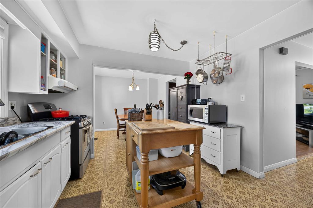 492 Parkdale Crescent, St Clair, ON