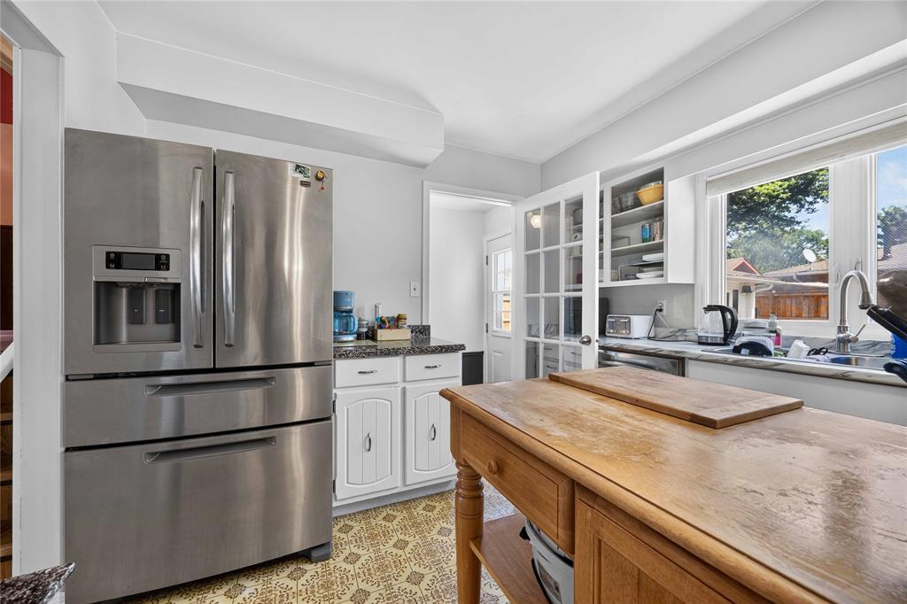 492 Parkdale Crescent, St Clair, ON