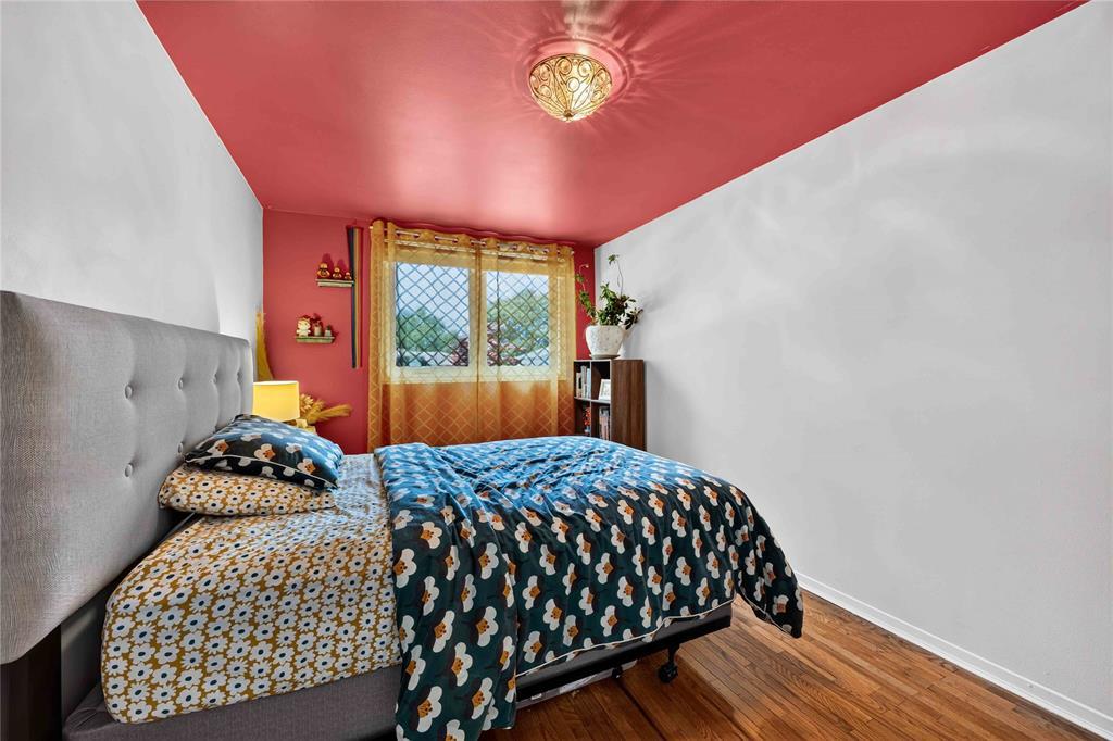 492 Parkdale Crescent, St Clair, ON