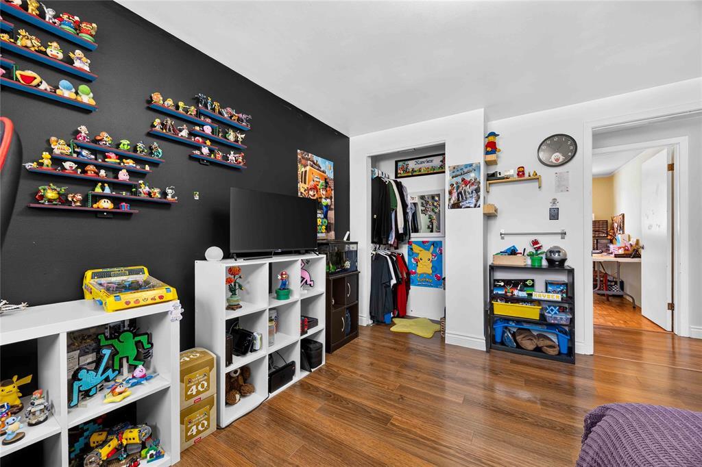 492 Parkdale Crescent, St Clair, ON