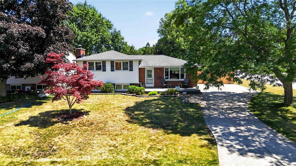 492 Parkdale Crescent, St Clair, ON